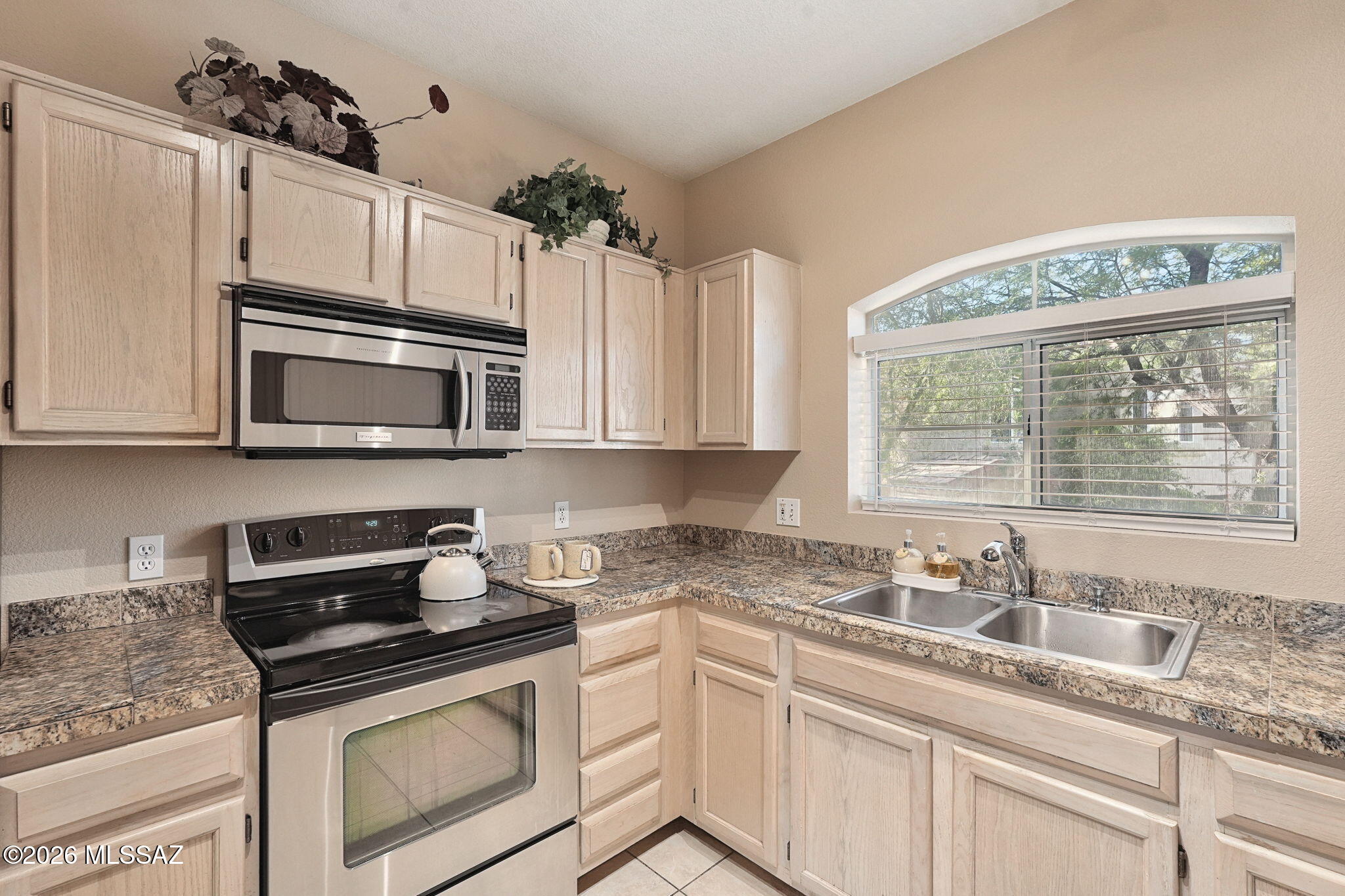 Pinnacle Canyon Condominium - Residential