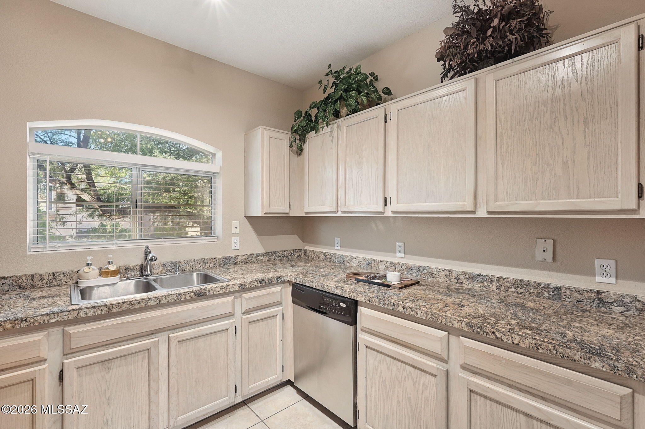 Pinnacle Canyon Condominium - Residential