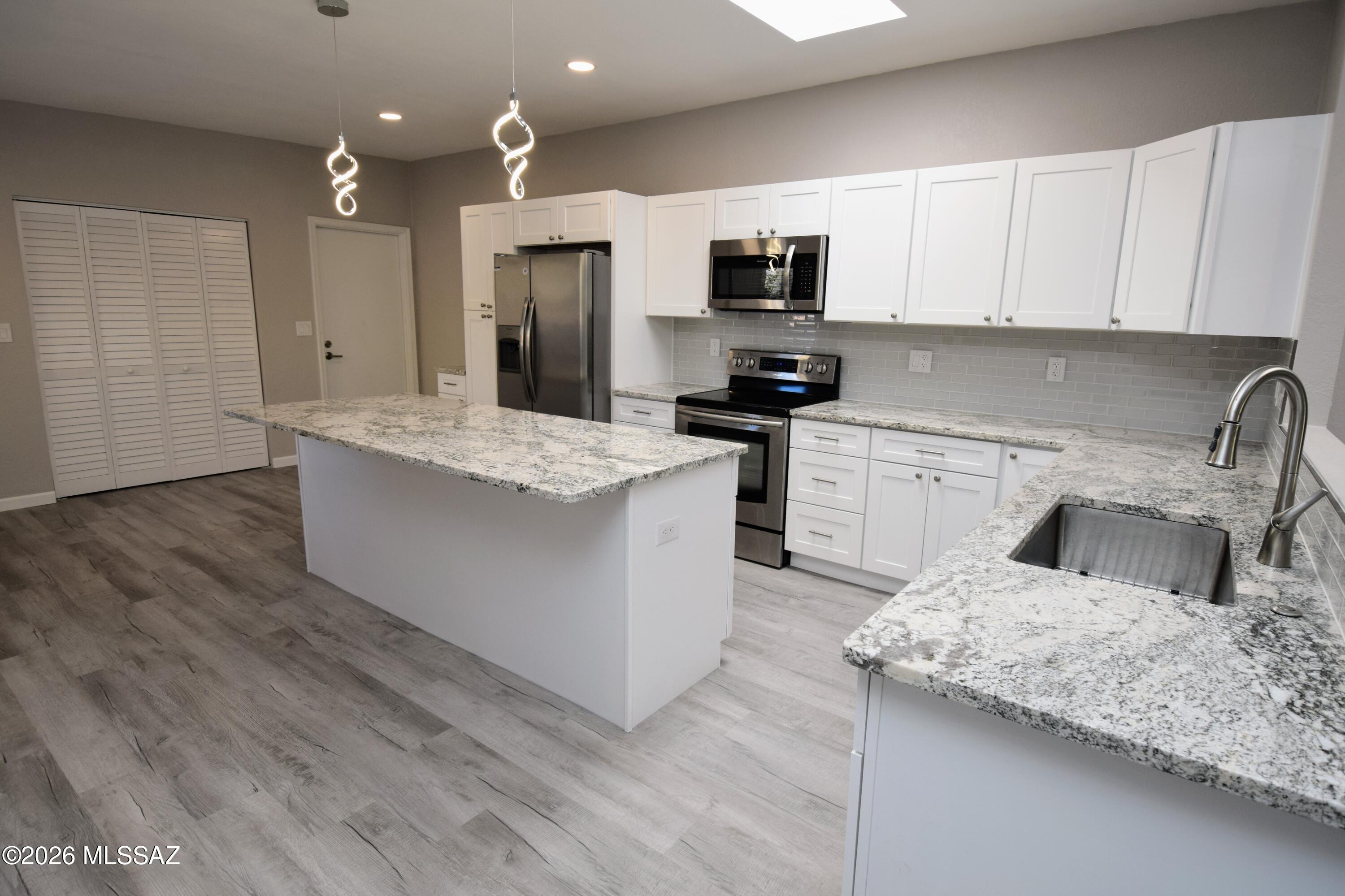 Fairfield Sunrise East (1-520) - Residential Lease