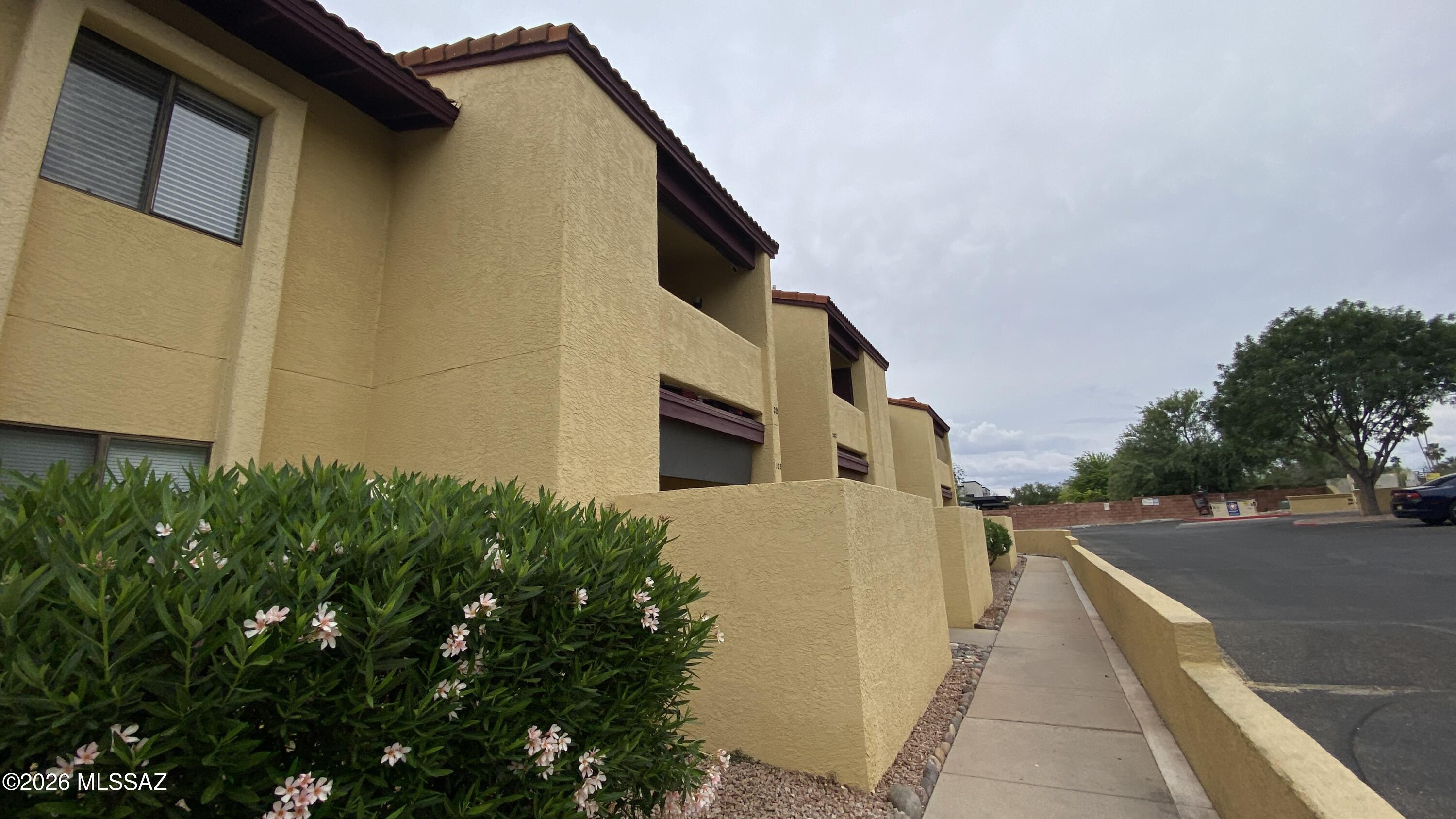 Woodland Place Condominiums (101-152, 201-252) - Residential