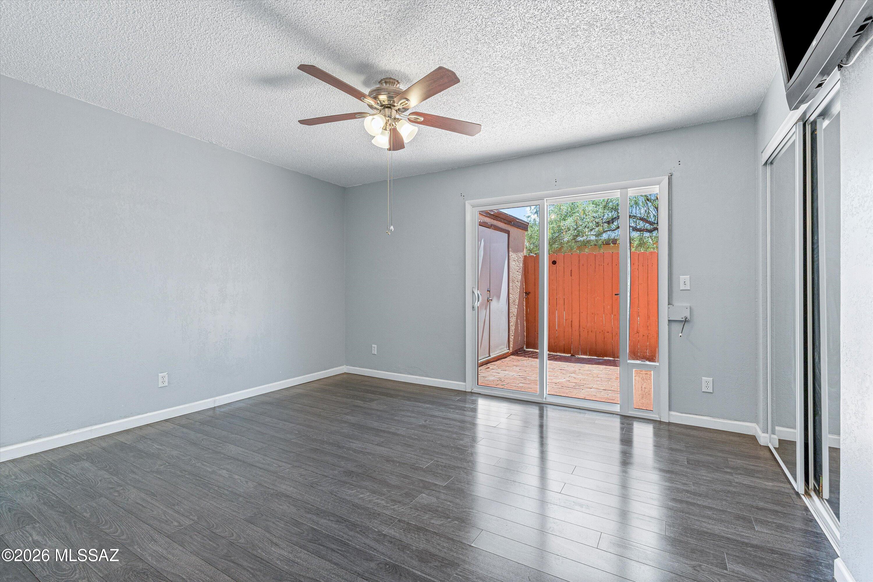 Pantano Park Townhouses - Residential