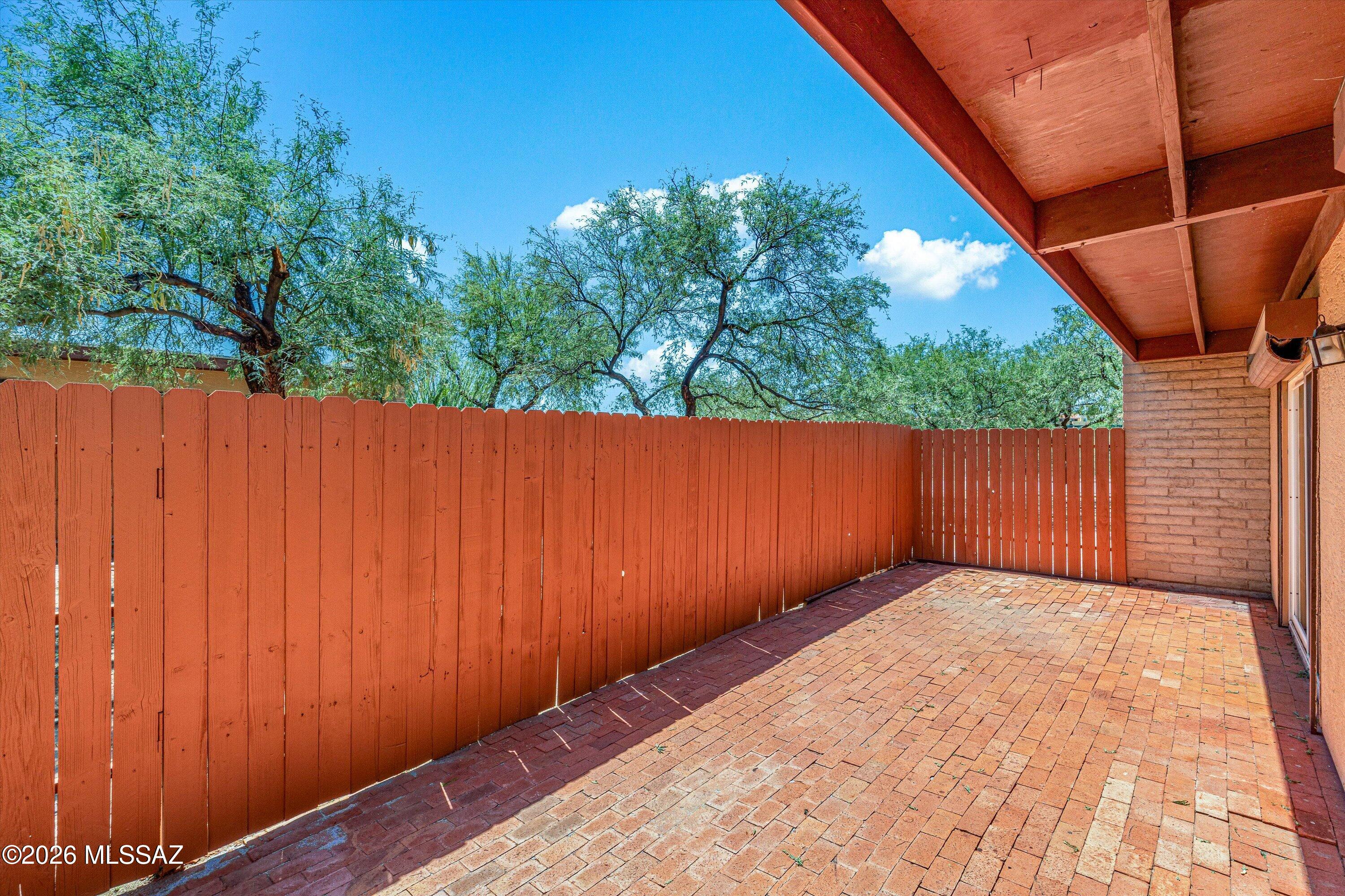 Pantano Park Townhouses - Residential