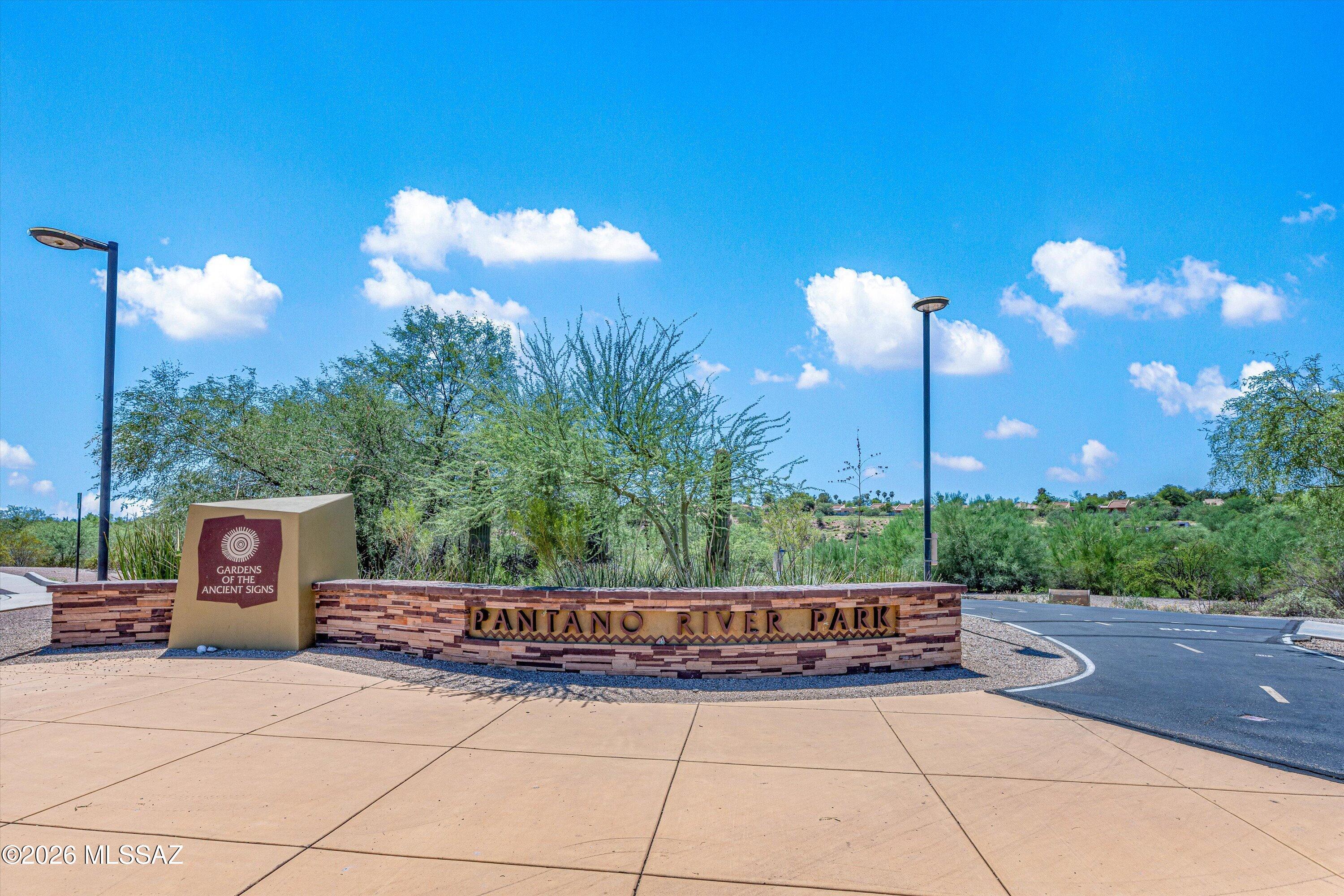 Pantano Park Townhouses - Residential