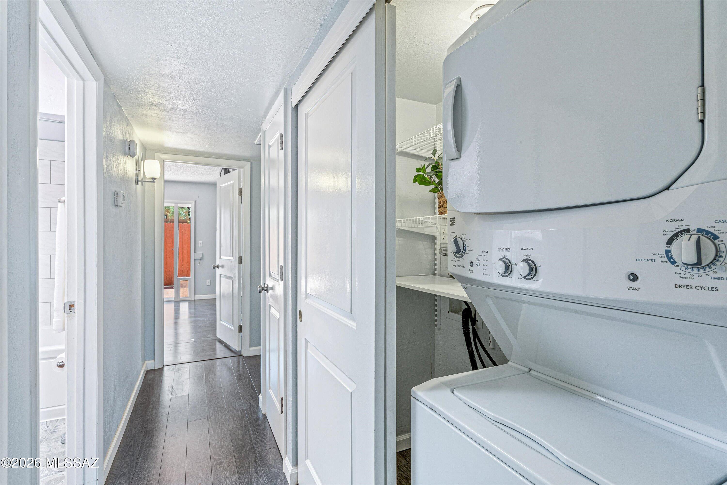 Pantano Park Townhouses - Residential