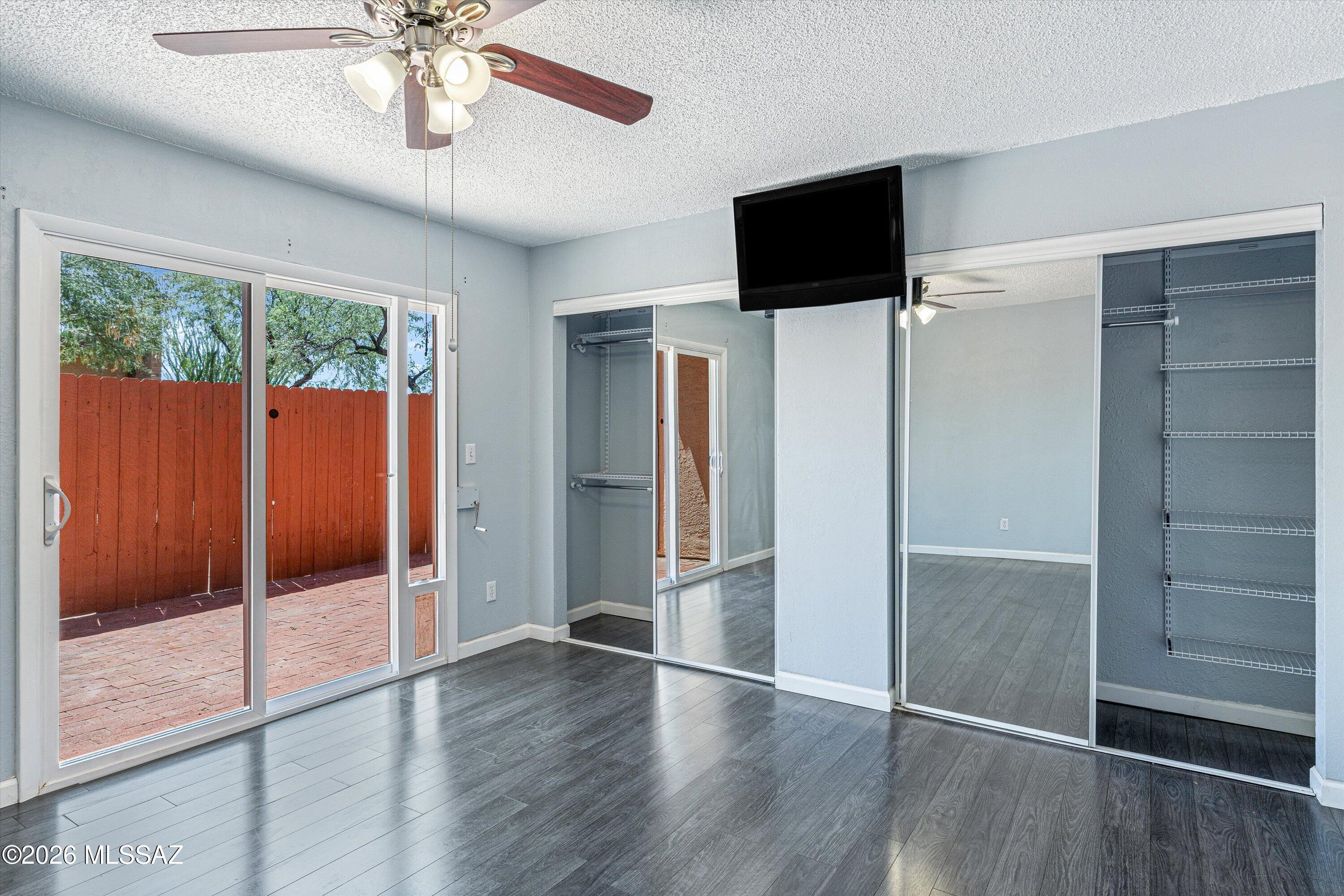 Pantano Park Townhouses - Residential