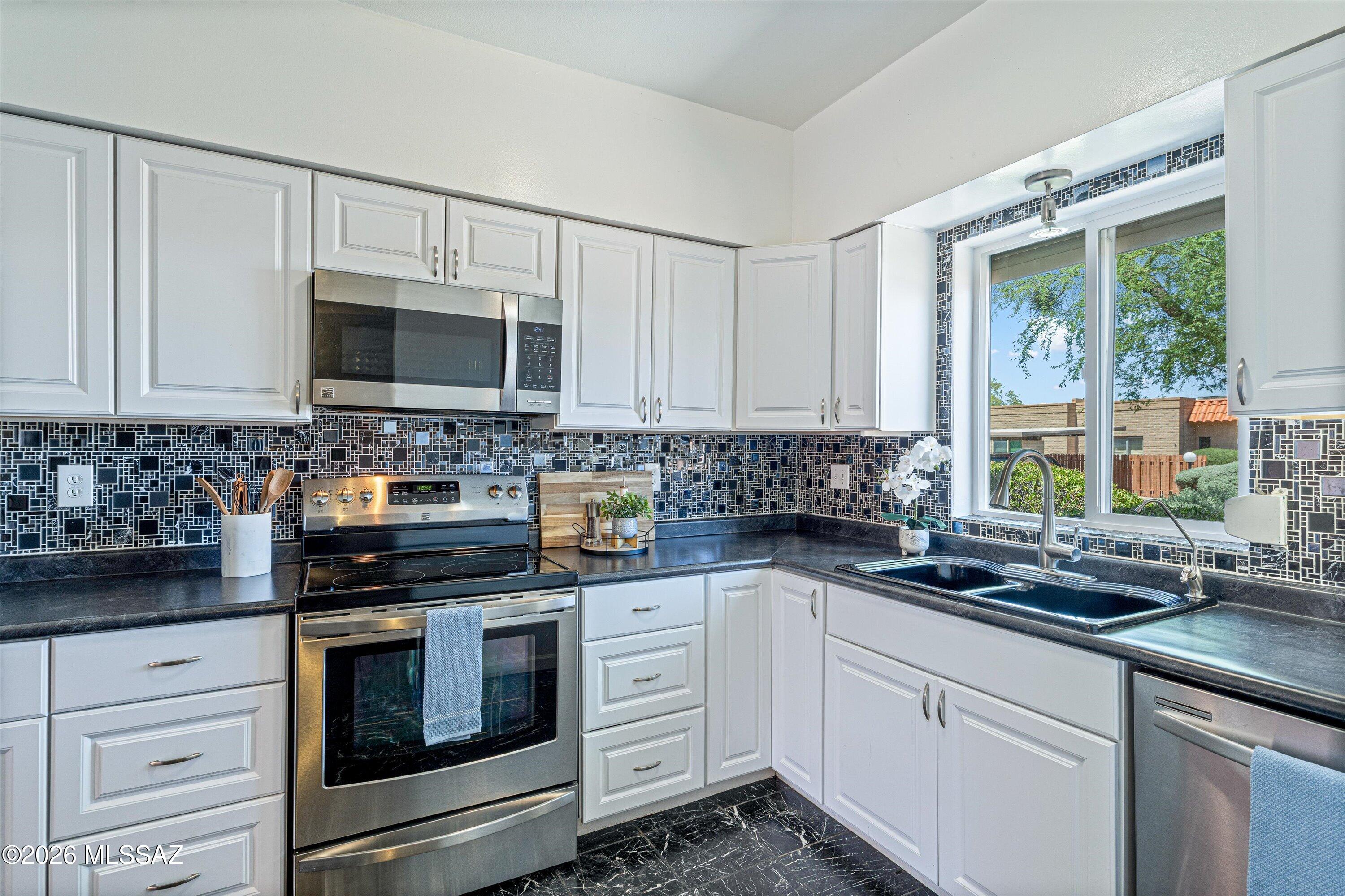 Pantano Park Townhouses - Residential