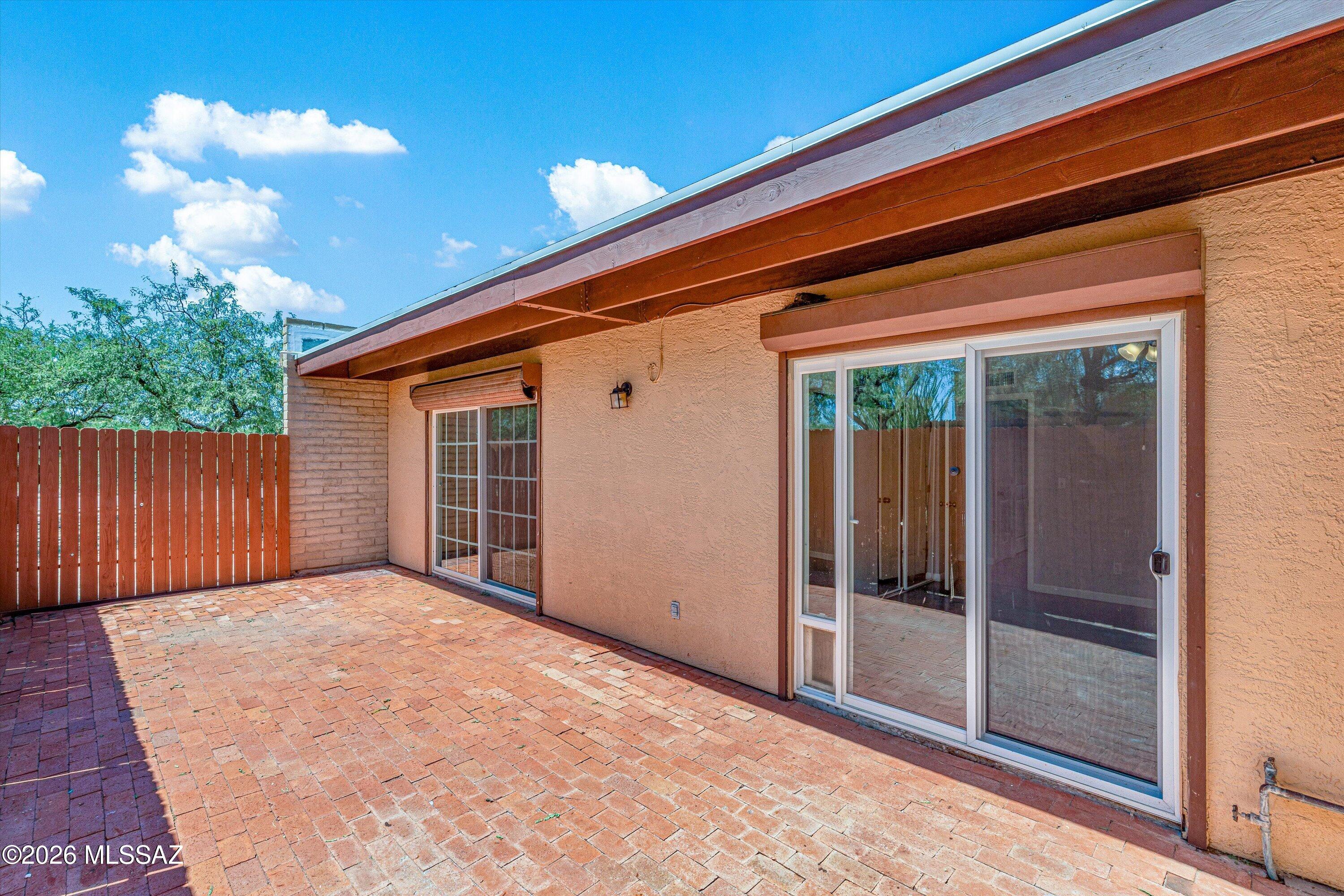 Pantano Park Townhouses - Residential