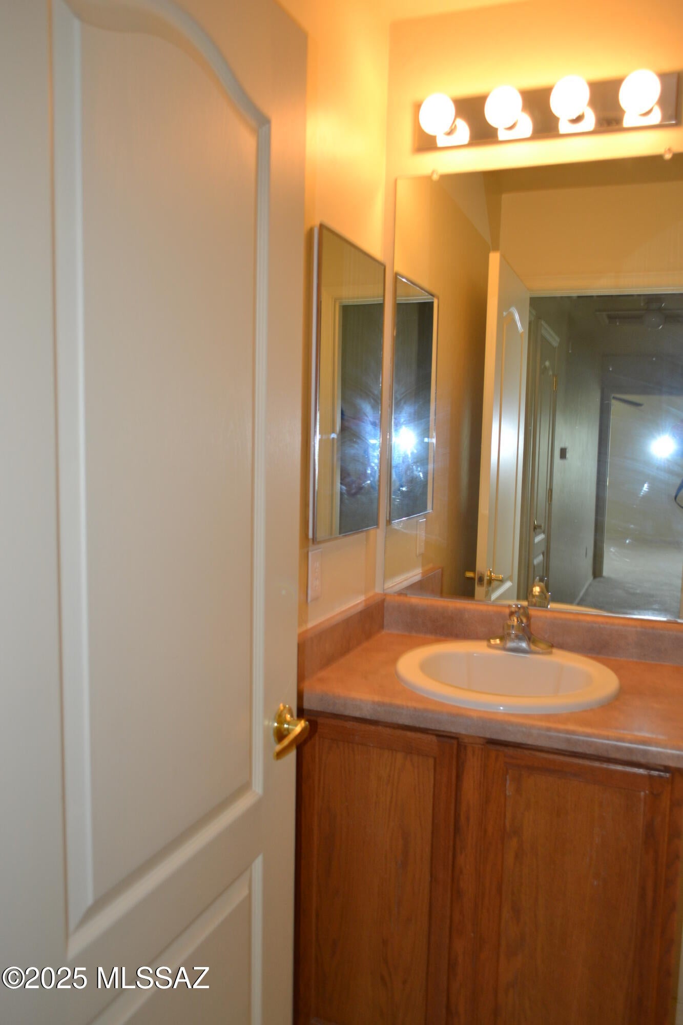 Catalina Vistas - Residential Lease