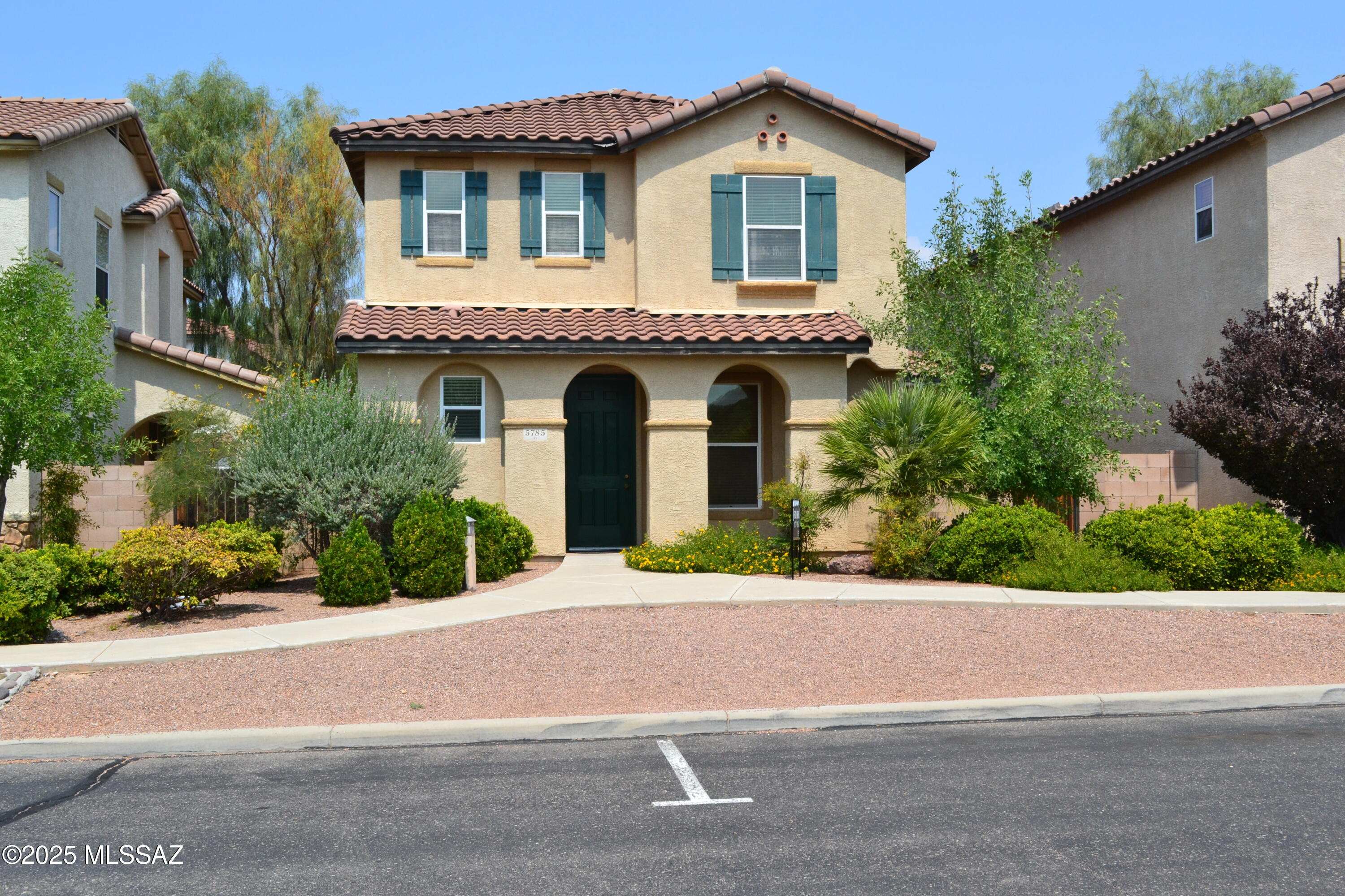 Catalina Vistas - Residential Lease