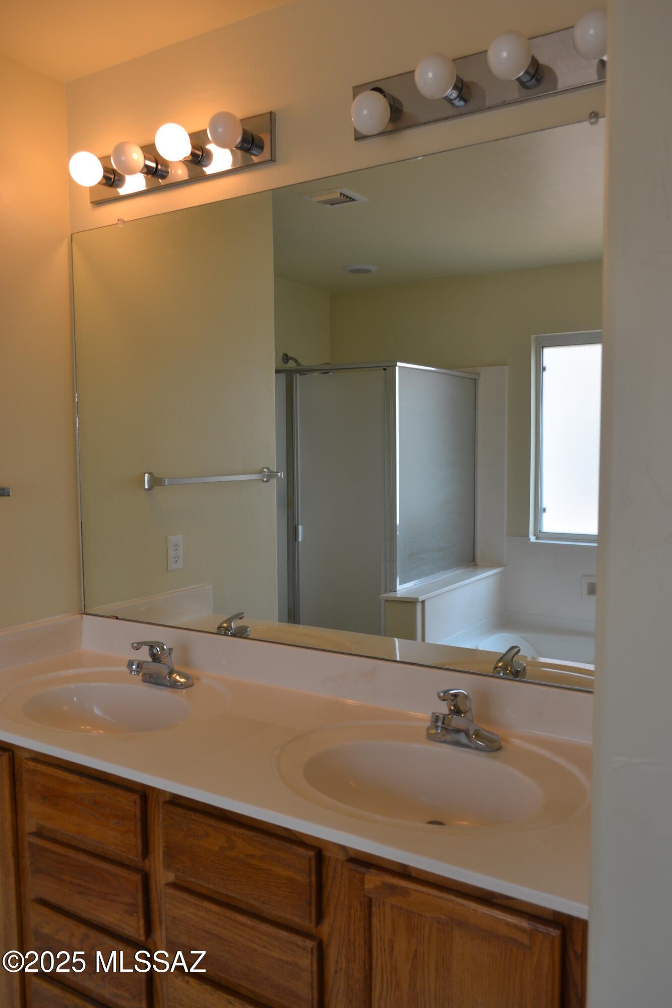 Catalina Vistas - Residential Lease
