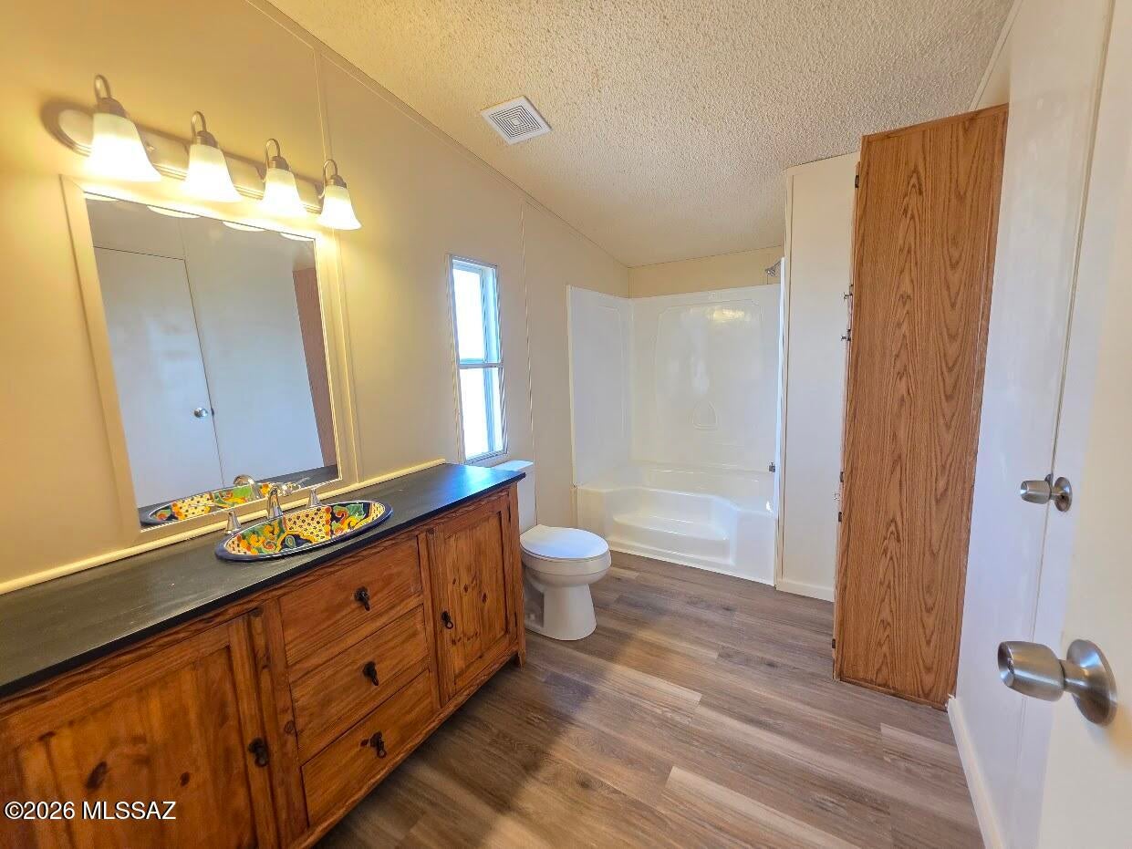 Unsubdivided - Residential Lease