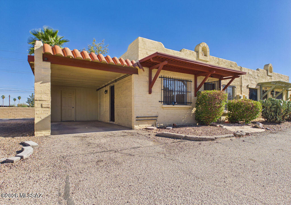 A charming 2-bedroom, 1-bath Townhome offering comfort and potential. Inside, you'll find a bright, functional layout with all tile throughout, providing a clean, low-maintenance living space. The spacious yard offers room to relax, entertain, or customize. HOA covers the water, common area maintenance, and pool access. Long-term rentals are allowed. Conveniently located near shopping, dining, and downtown, this property is ideal for homeowners or investors.