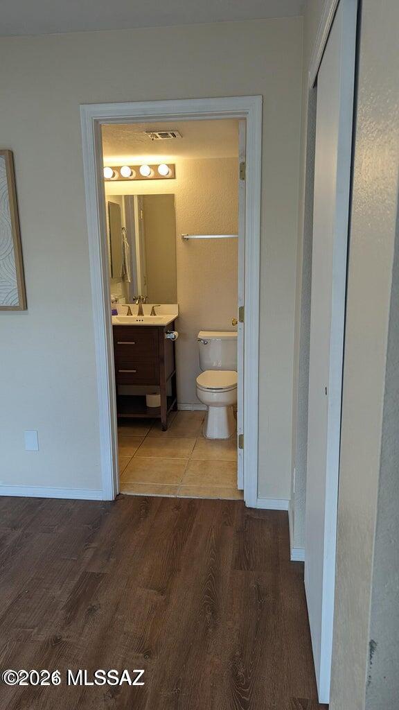 Centre Court Townhomes (1-106) - Residential Lease