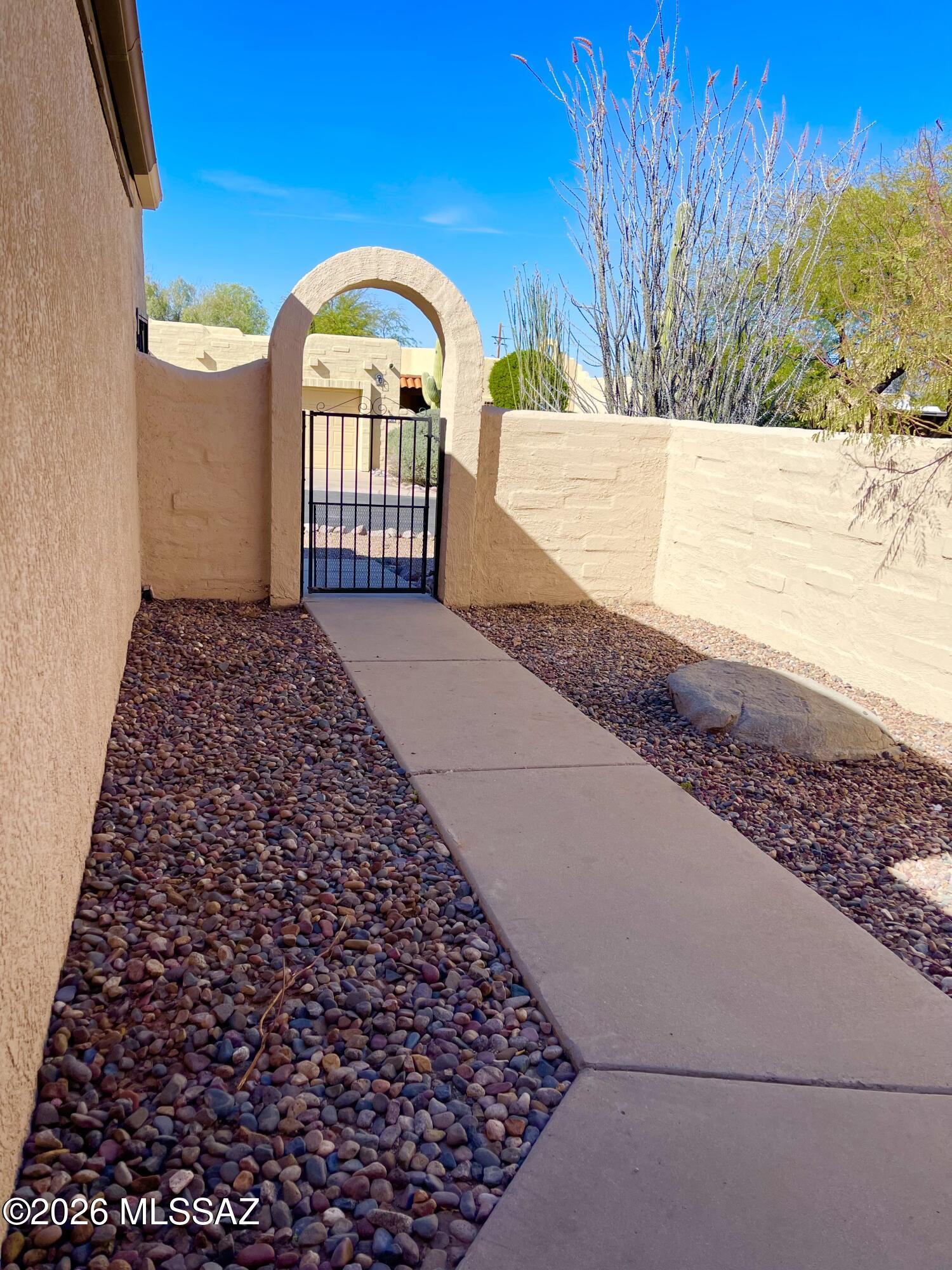 Ladera Brisas Townhouses (1-106) - Residential