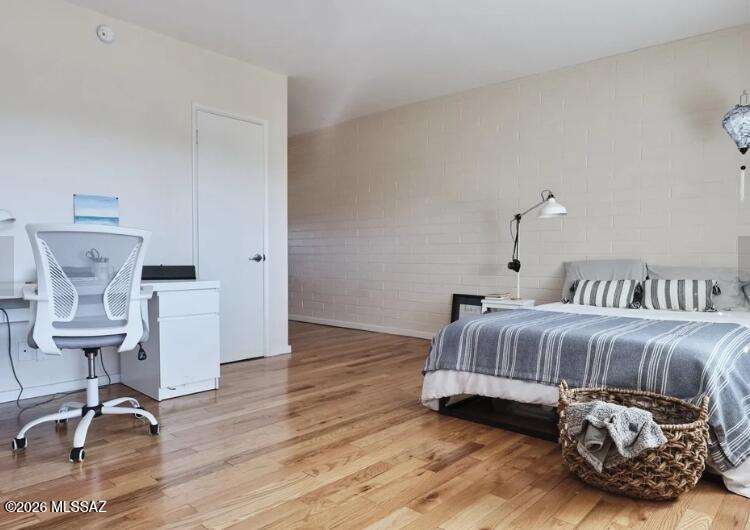 STUDIO OPPORTUNITY!   Fabulous Mid Century property located in desirable West University! The gated community offers new individual AC units, new energy efficient windows, a sparkling pool, BBQ area, free high speed internet, 24 hour onsite laundry and fitness room, bike racks and free parking. All less than a mile from shopping on 4th Ave, Downtown entertainment and dining and the University of Arizona! Photos in this ad are for our large 508sq/ft studio!