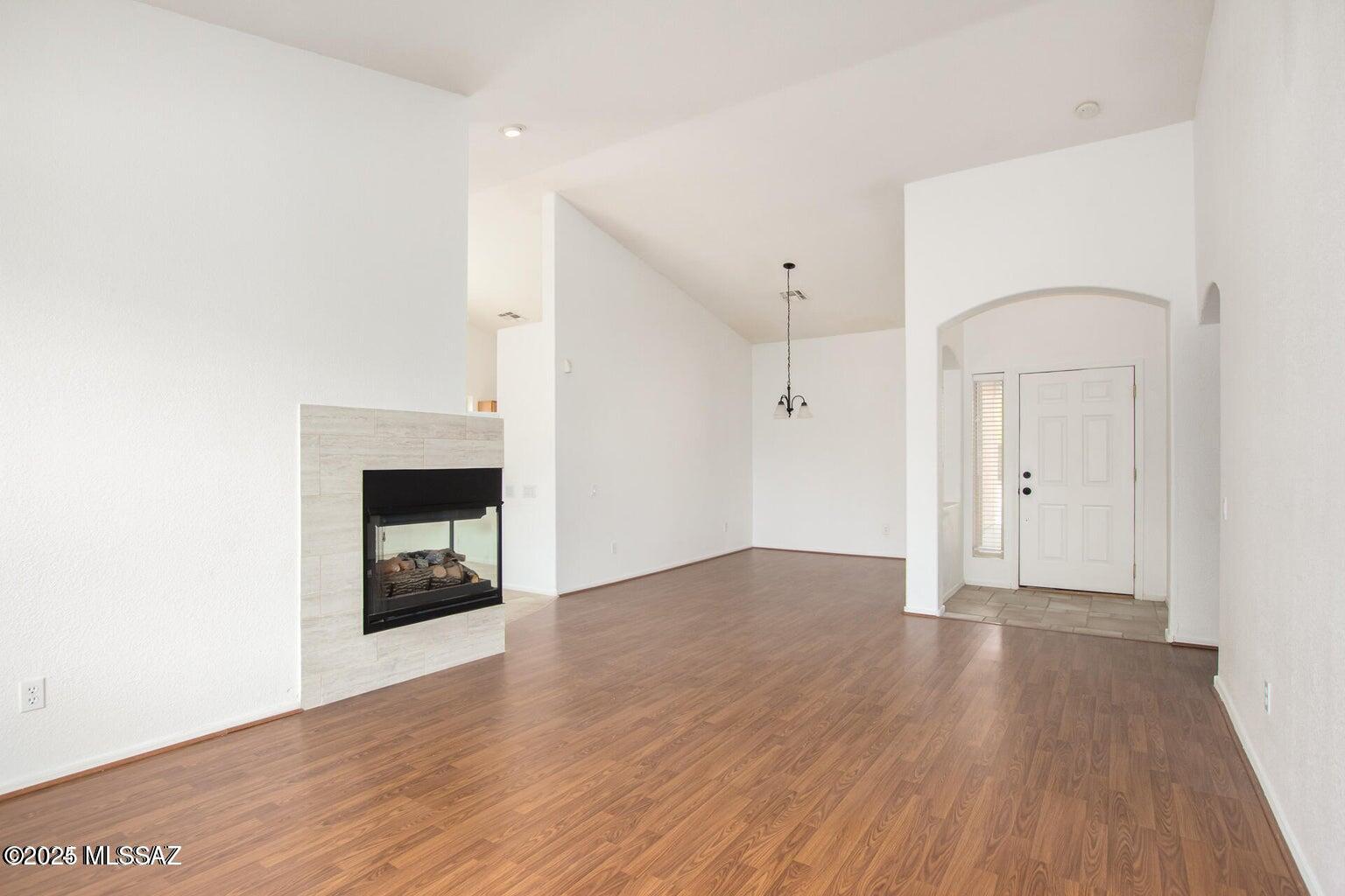 Bluffs (The) 2 - Residential Lease