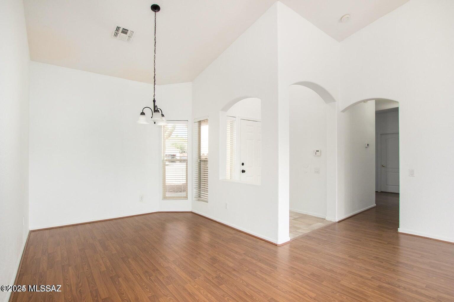Bluffs (The) 2 - Residential Lease