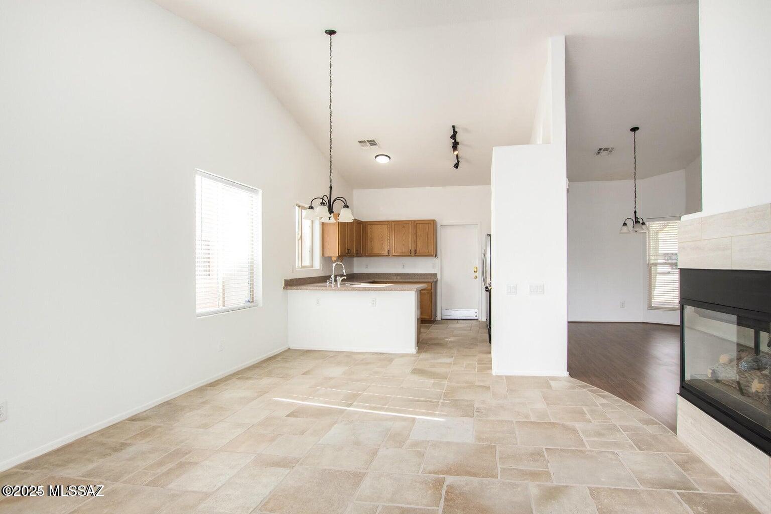 Bluffs (The) 2 - Residential Lease