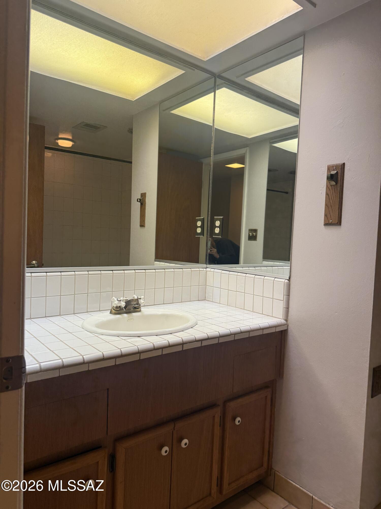 Hermosa Hills Estates - Residential Lease