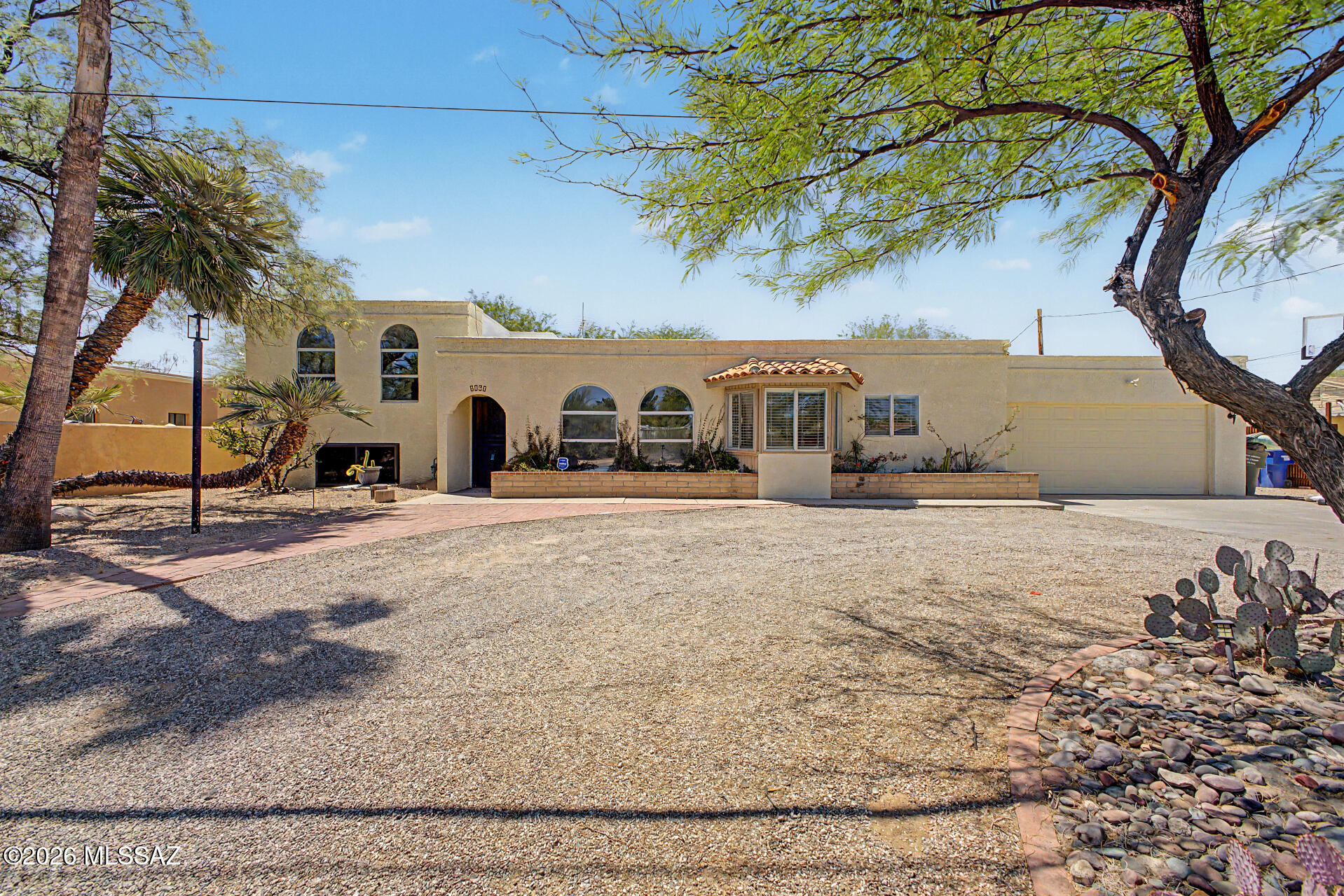 MOTIVATED SELLER! Unique opportunity! Centrally located split-level home with 5 bedrooms, 3.5 baths, and private guest quarters. Perfect for multigenerational living, guests, or potential rental income. Enjoy peace of mind with included roof and termite warranties, plus a transferable home warranty and extended pool maintenance. The main level features a welcoming living and dining room, eat-in kitchen, fully remodeled bathroom, separate laundry room, and two bedrooms. One bedroom is ideal for a home office or den, featuring direct backyard access to the enclosed patio and pool. Upstairs, the spacious primary suite offers fresh paint, new carpet, a separate vanity area, and an oversized walk-in closet. This level also provides convenient access to the enclosed patio and pool. Downstairs, y MOTIVATED SELLER! Unique opportunity! Centrally located split-level home with 5 bedrooms, 3.5 baths, and private guest quarters. Perfect for multigenerational living, guests, or potential rental income. Enjoy peace of mind with included roof and termite warranties, plus a transferable home warranty and extended pool maintenance.
The main level features a welcoming living and dining room, eat-in kitchen, fully remodeled bathroom, separate laundry room, and two bedrooms. One bedroom is ideal for a home office or den, featuring direct backyard access to the enclosed patio and pool.
Upstairs, the spacious primary suite offers fresh paint, new carpet, a separate vanity area, and an oversized walk-in closet. This level also provides convenient access to the enclosed patio and pool.
Downstairs, you will find a large family room with a cozy fireplace, a convenient half bath, and a flexible bonus room. Step outside to the enclosed patio and sparkling pool, perfect for summer entertaining.
The fully independent guest quarters include rooms with separate mini-splits, a 3/4 bath, a fully equipped kitchenette, and private yard access. Endless possibilities await!