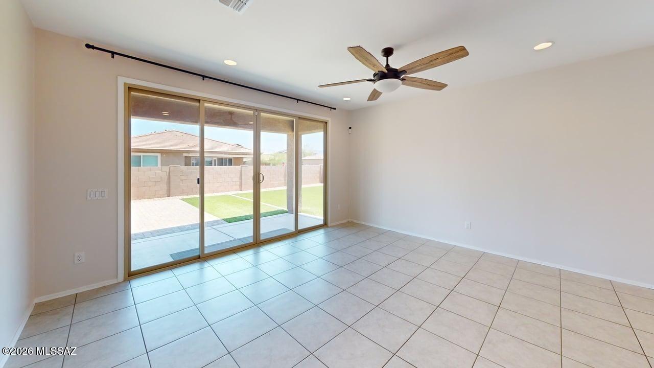 La Estancia De Tucson (1-330) - Residential Lease