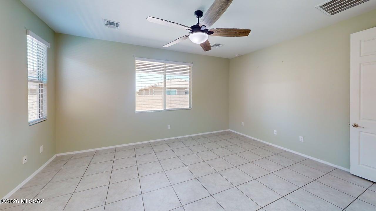 La Estancia De Tucson (1-330) - Residential Lease