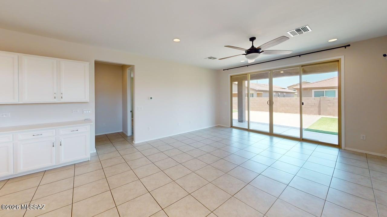 La Estancia De Tucson (1-330) - Residential Lease