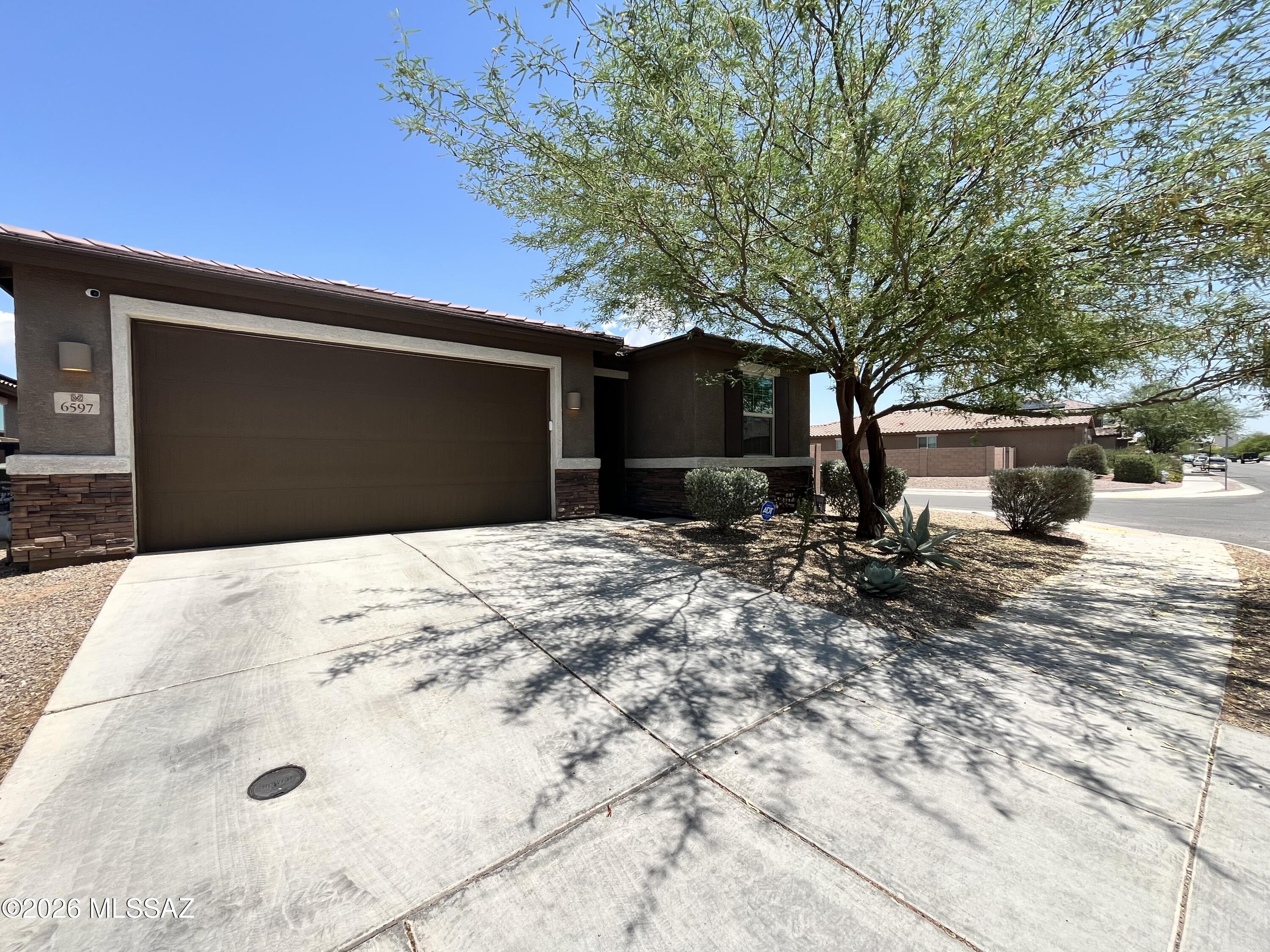 La Estancia De Tucson (1-330) - Residential Lease