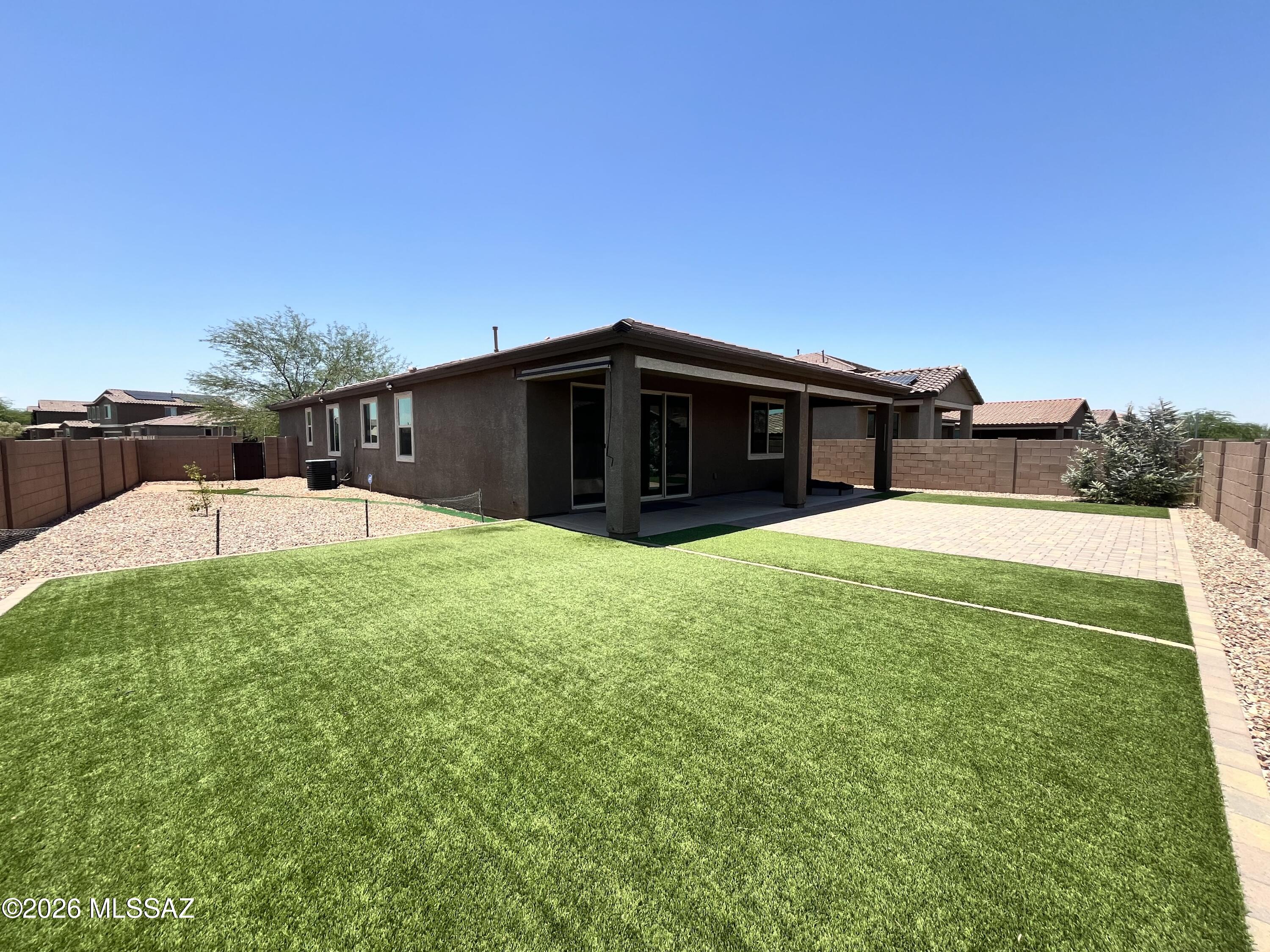La Estancia De Tucson (1-330) - Residential Lease