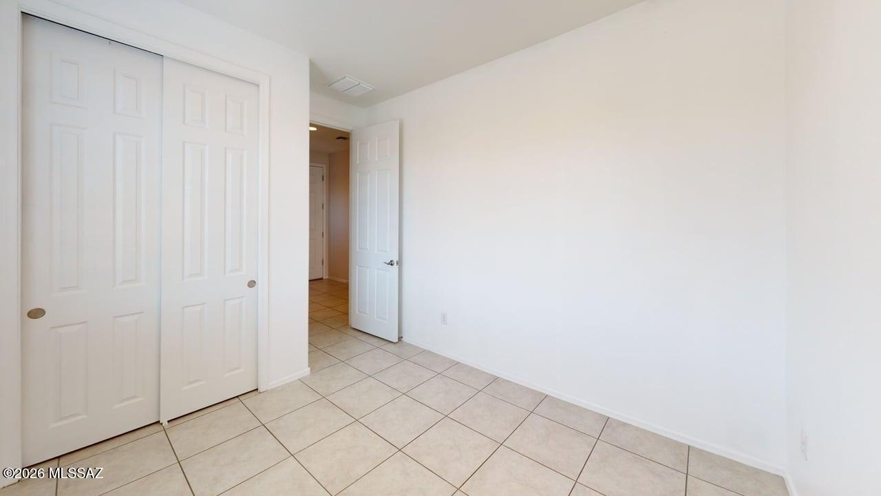La Estancia De Tucson (1-330) - Residential Lease