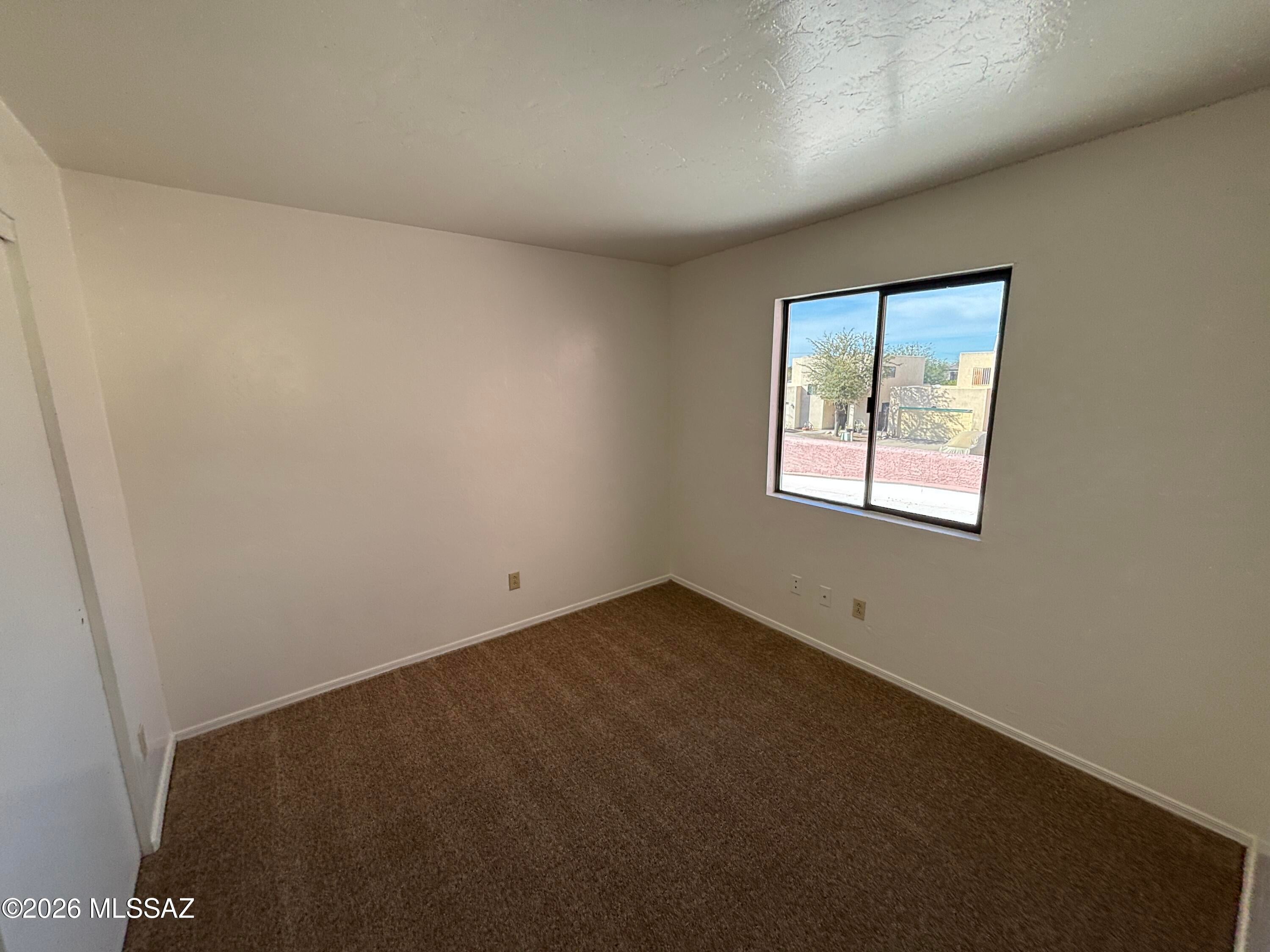 Las Montanas (1-56) - Residential Lease