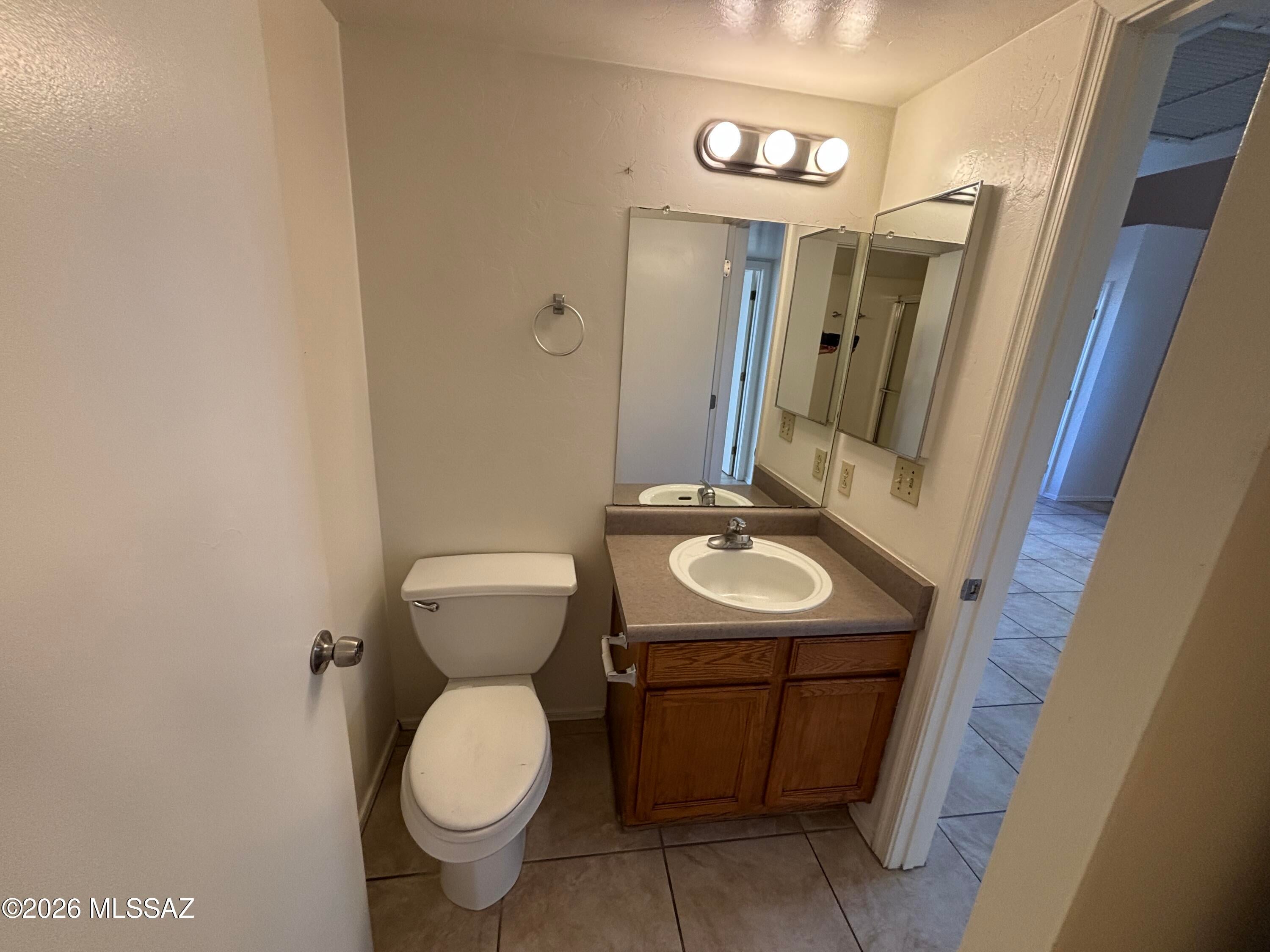 Las Montanas (1-56) - Residential Lease