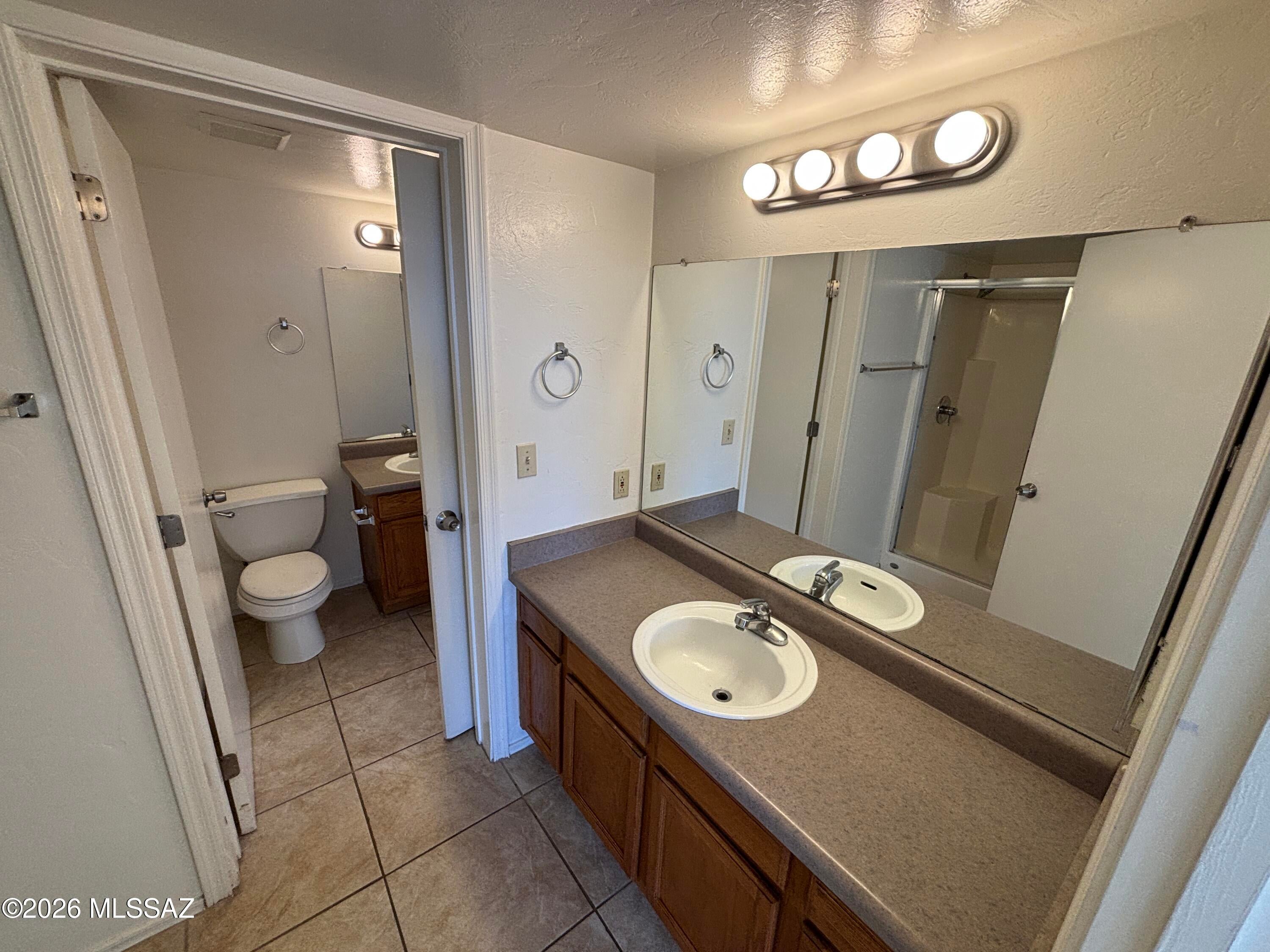 Las Montanas (1-56) - Residential Lease