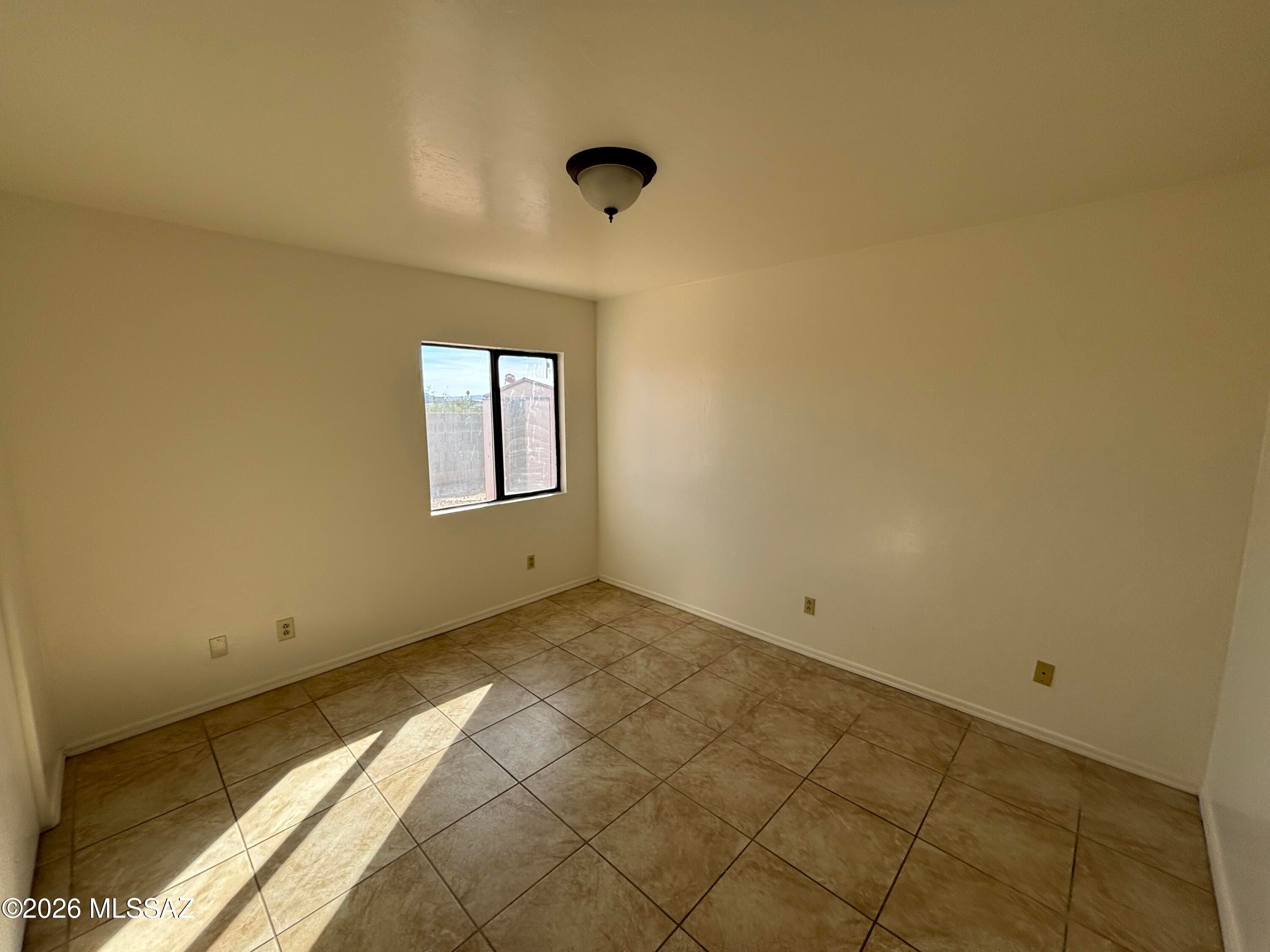 Las Montanas (1-56) - Residential Lease
