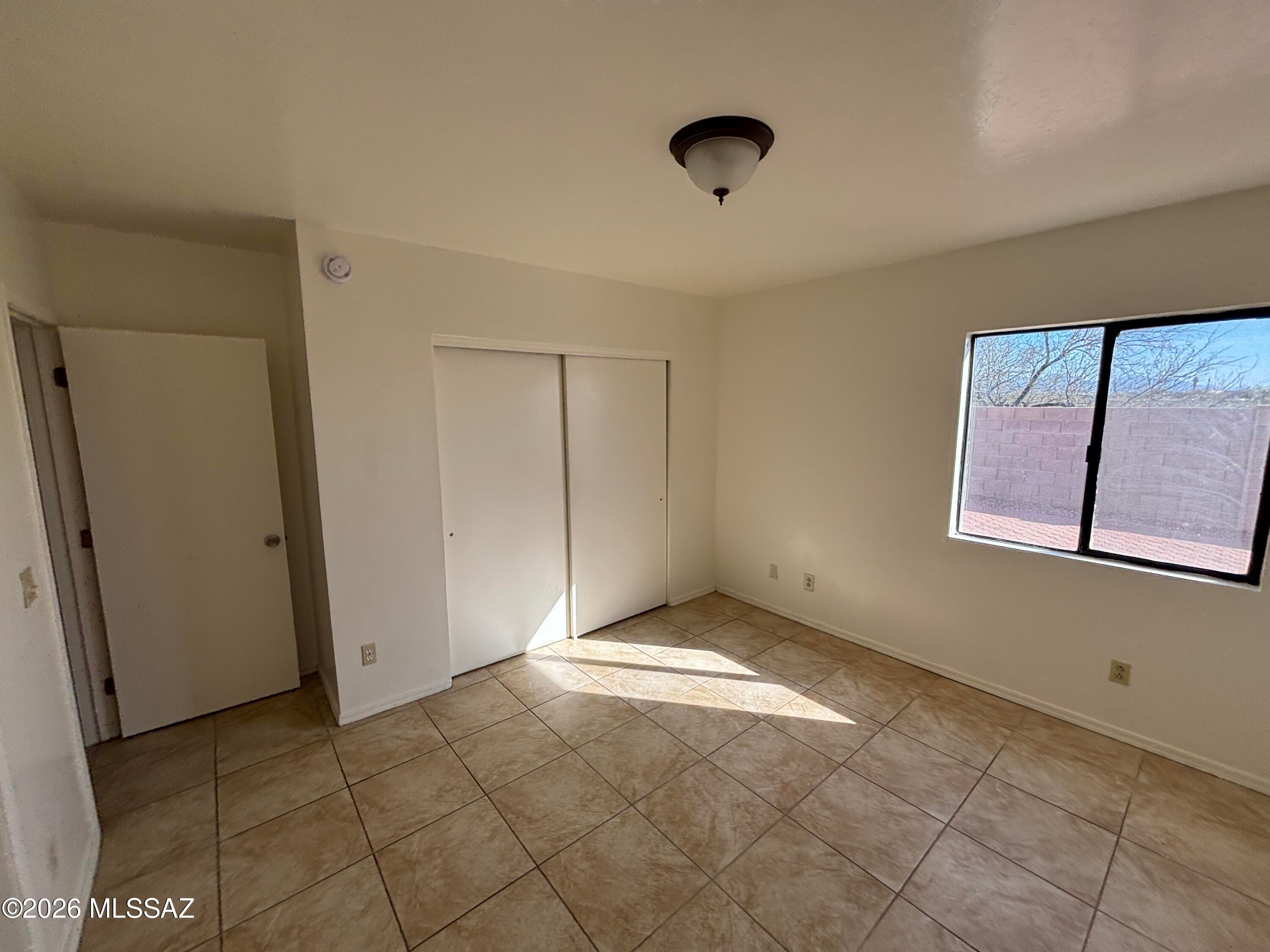 Las Montanas (1-56) - Residential Lease