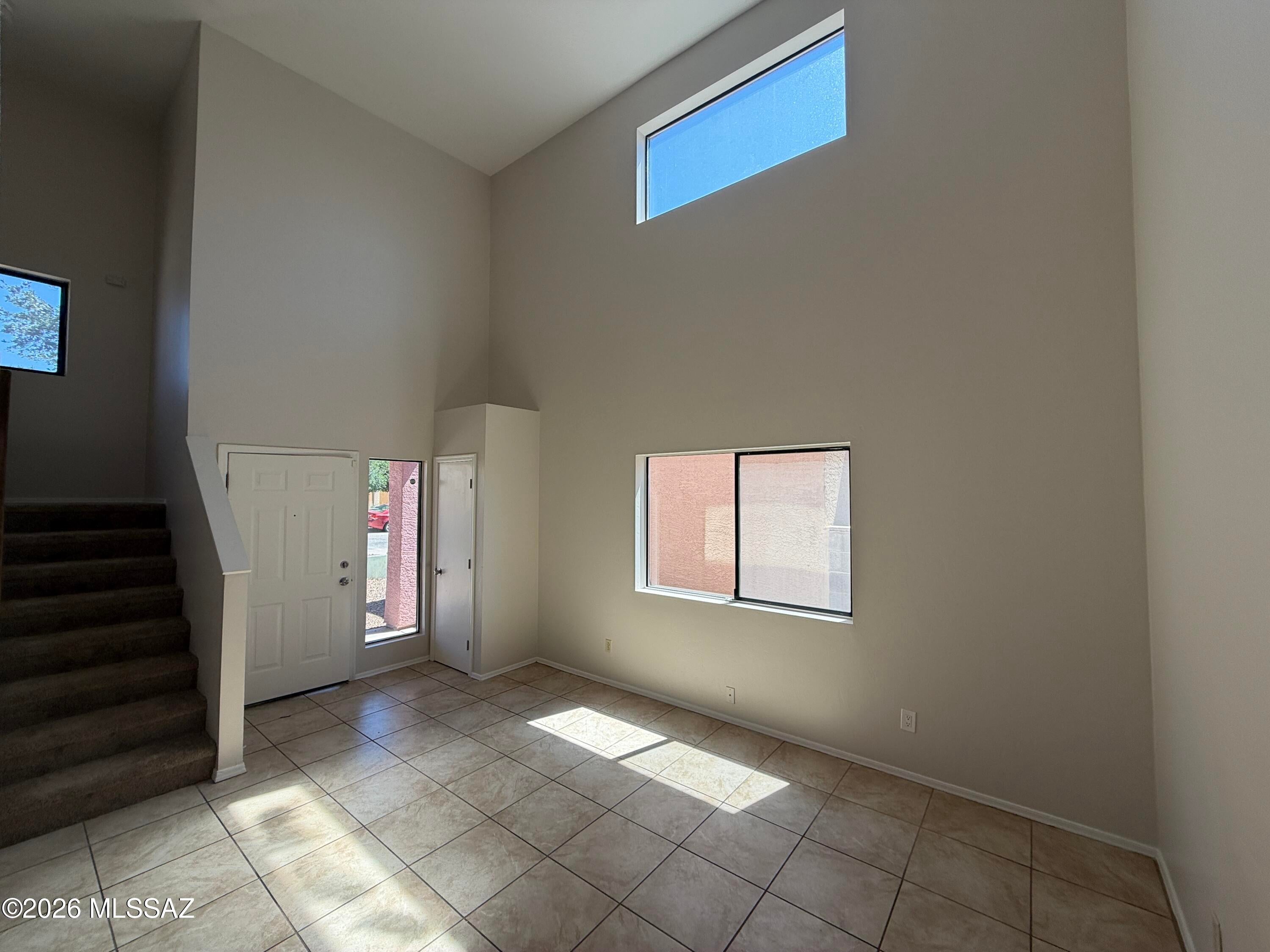 Las Montanas (1-56) - Residential Lease