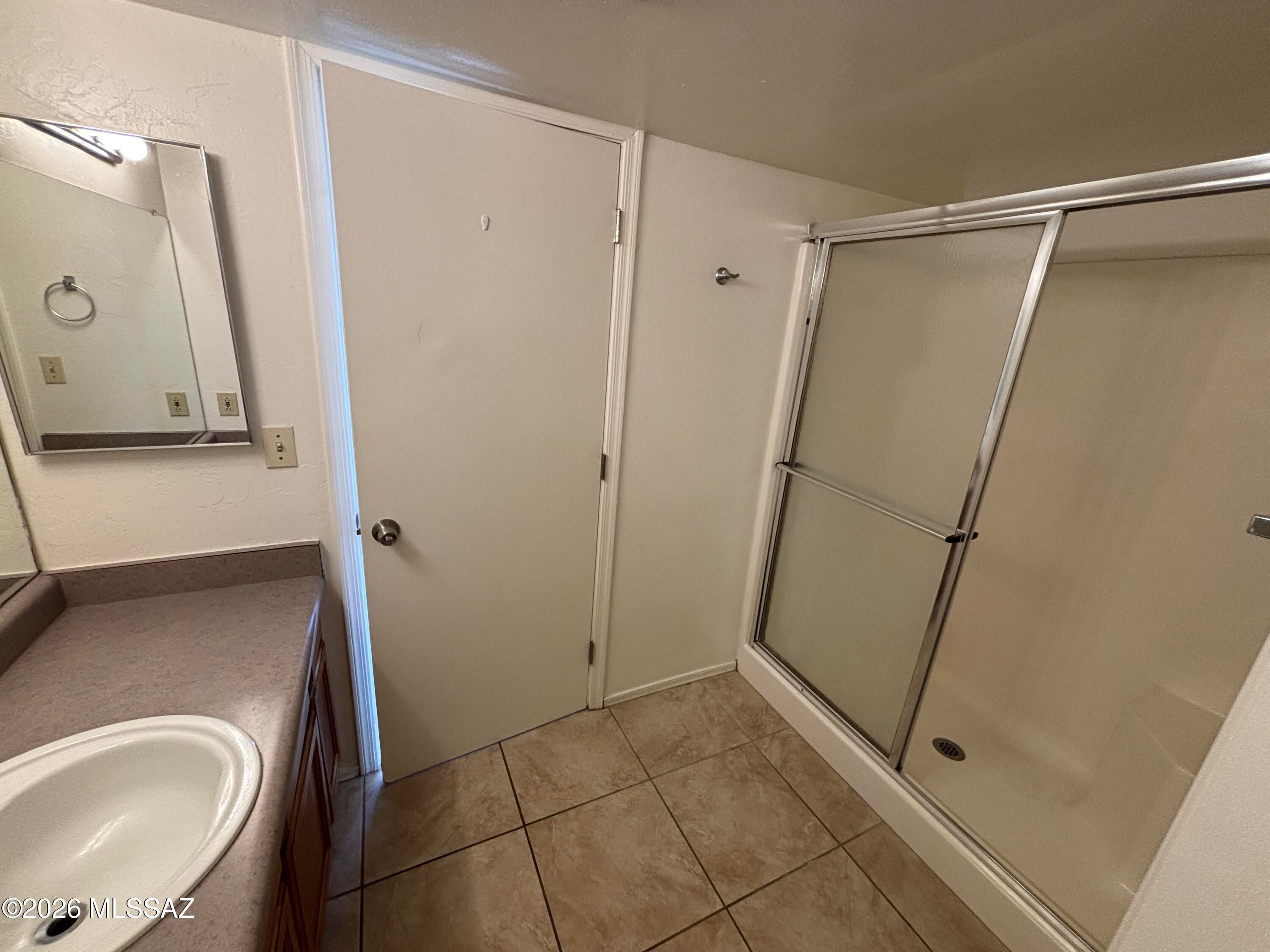 Las Montanas (1-56) - Residential Lease
