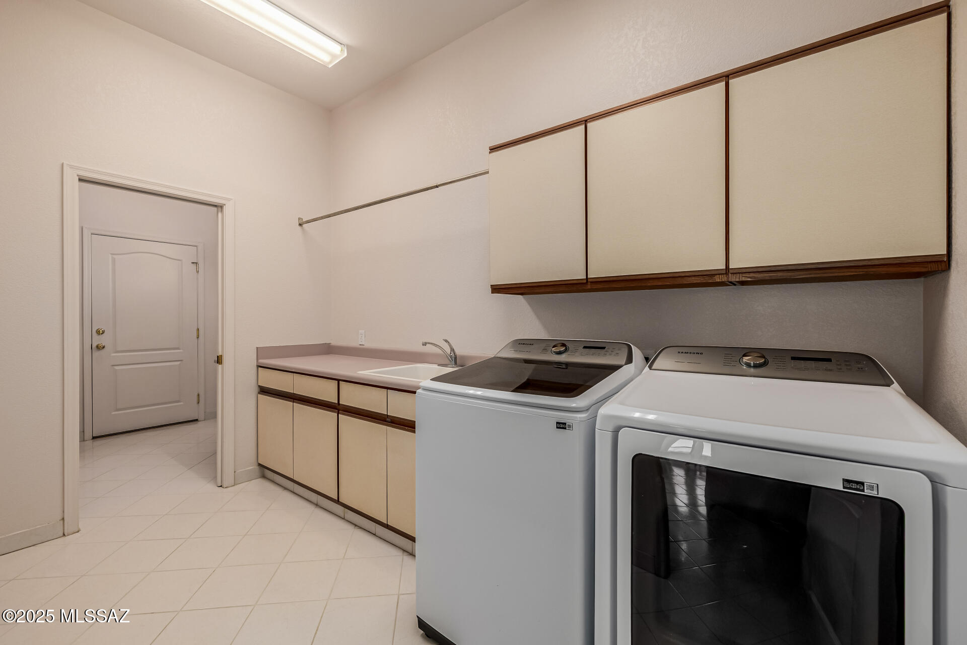 La Cholla Airpark - Residential