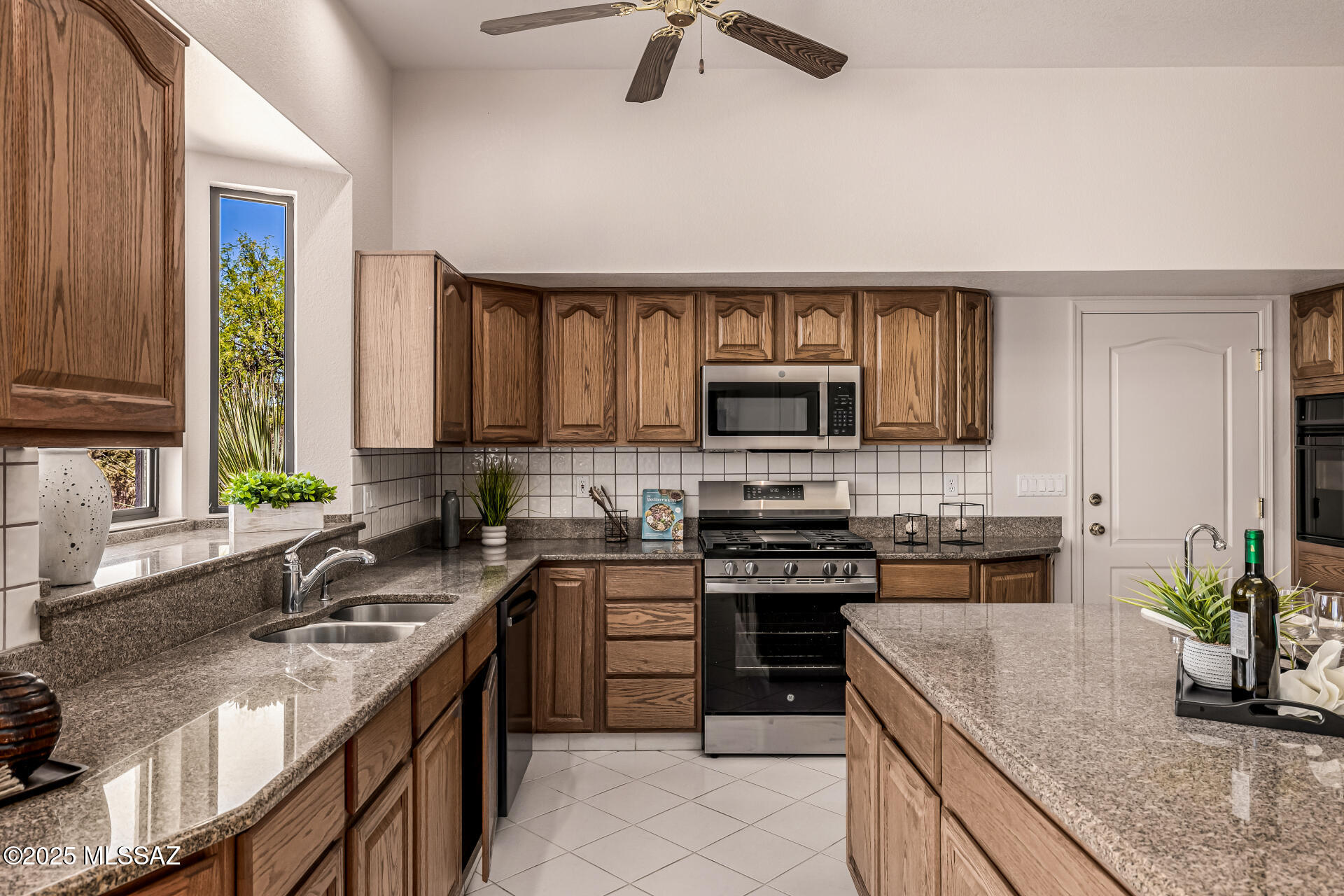 La Cholla Airpark - Residential