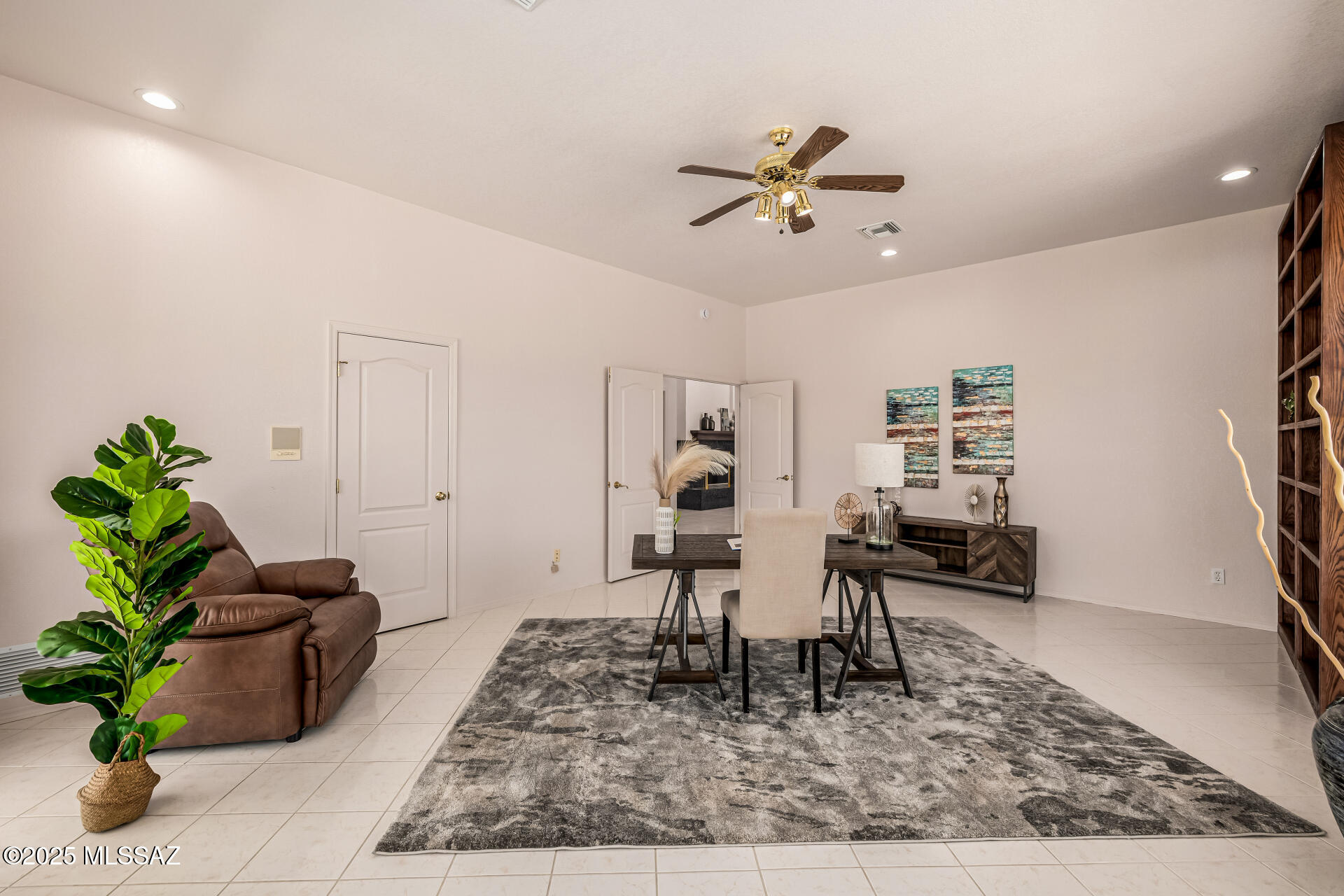 La Cholla Airpark - Residential