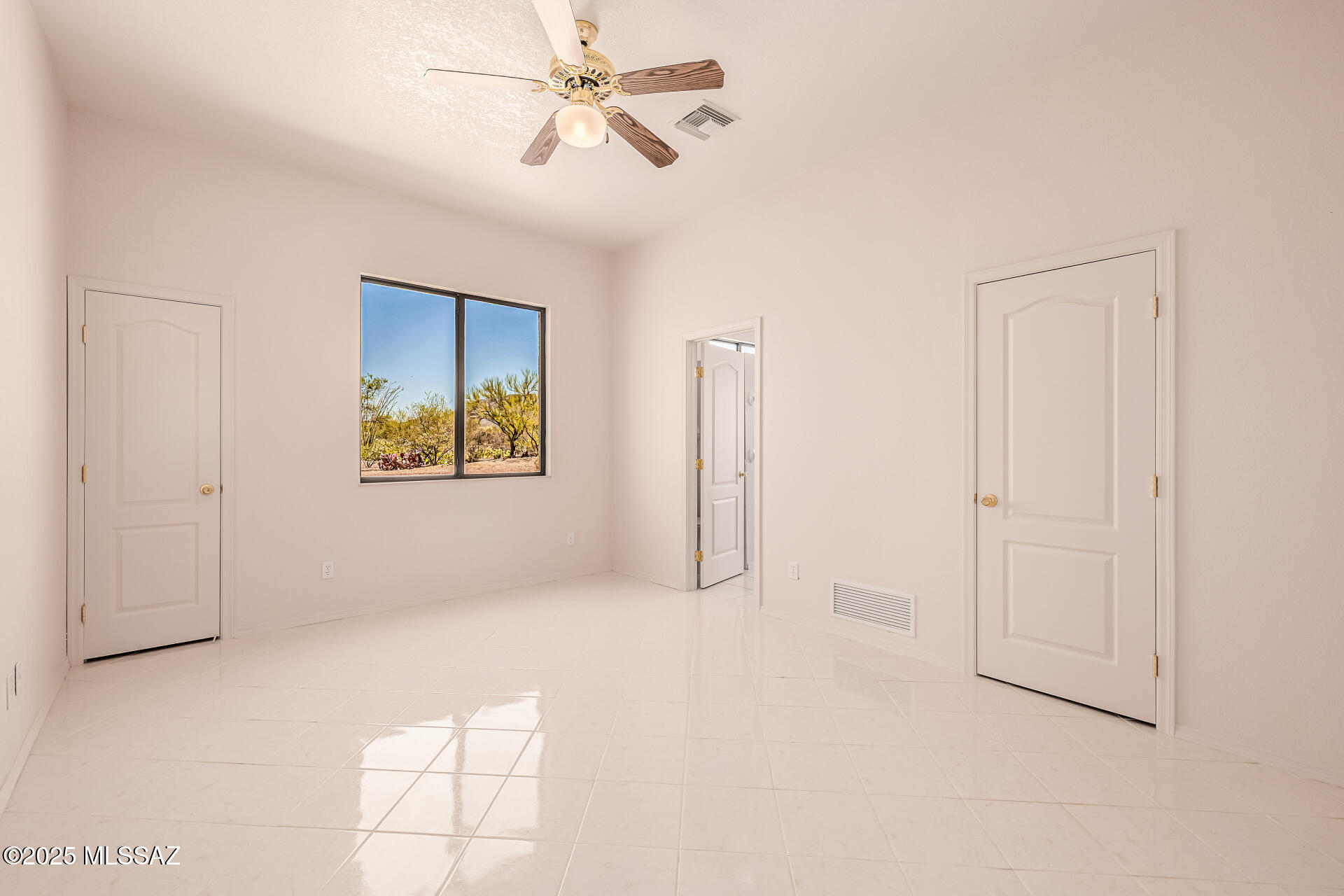 La Cholla Airpark - Residential