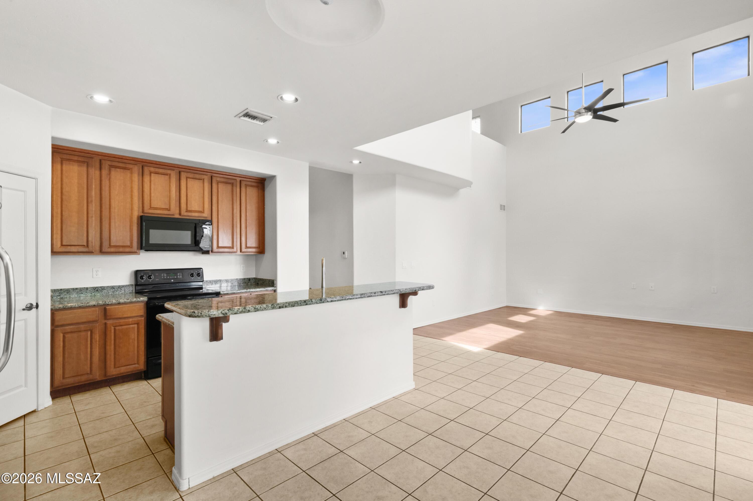Paseo Estrella (1-104) - Residential