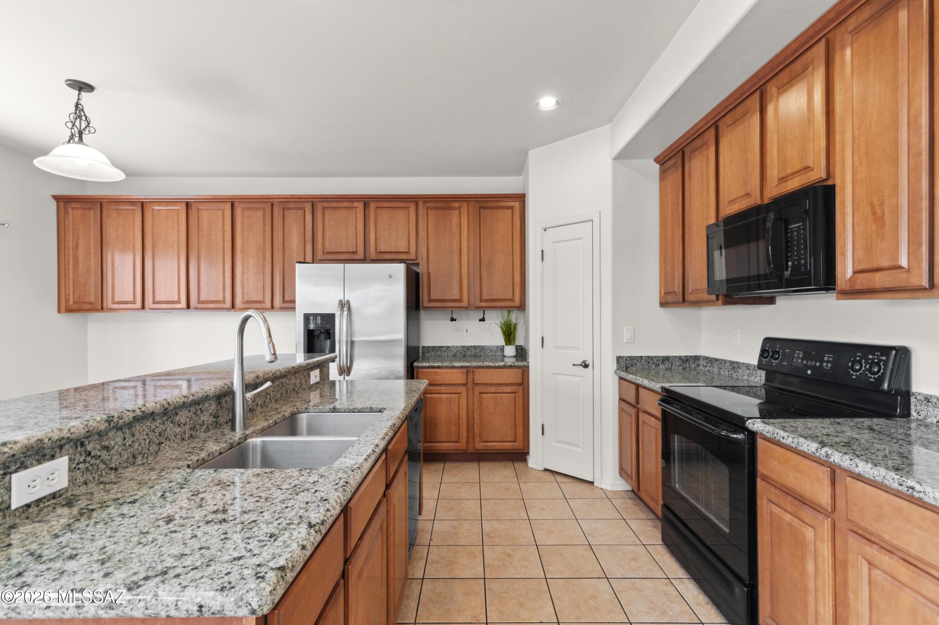 Paseo Estrella (1-104) - Residential