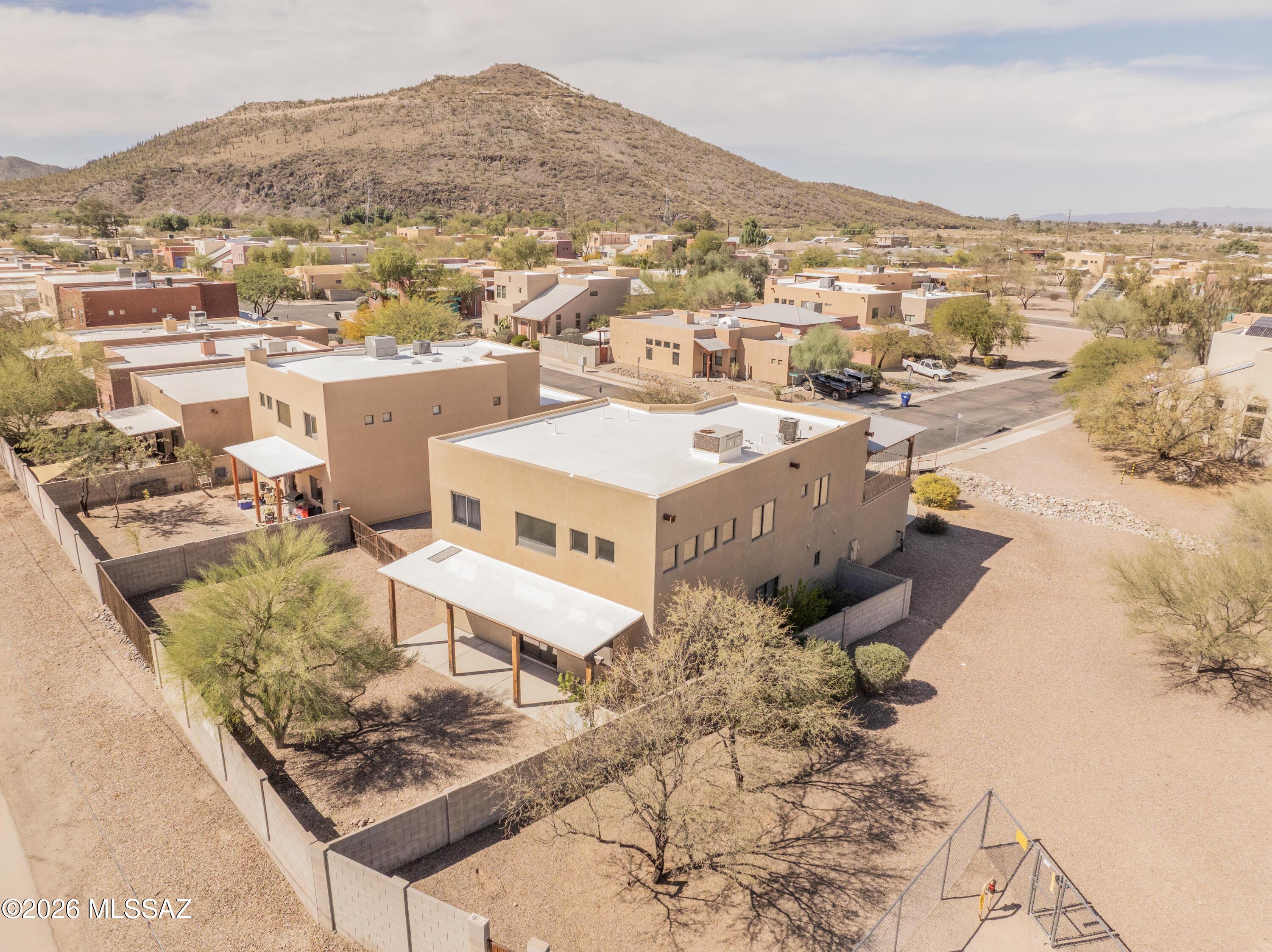 Paseo Estrella (1-104) - Residential