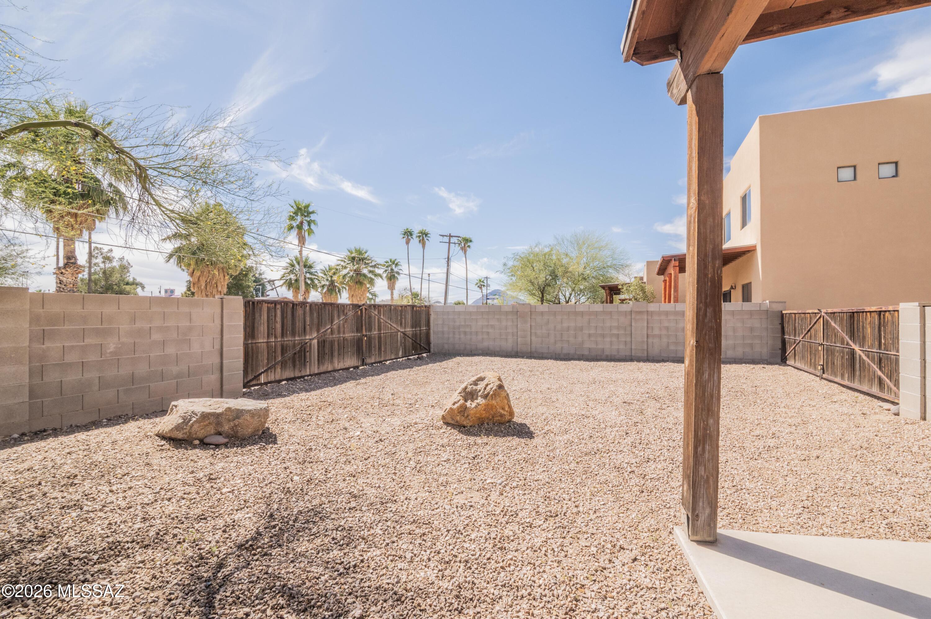 Paseo Estrella (1-104) - Residential