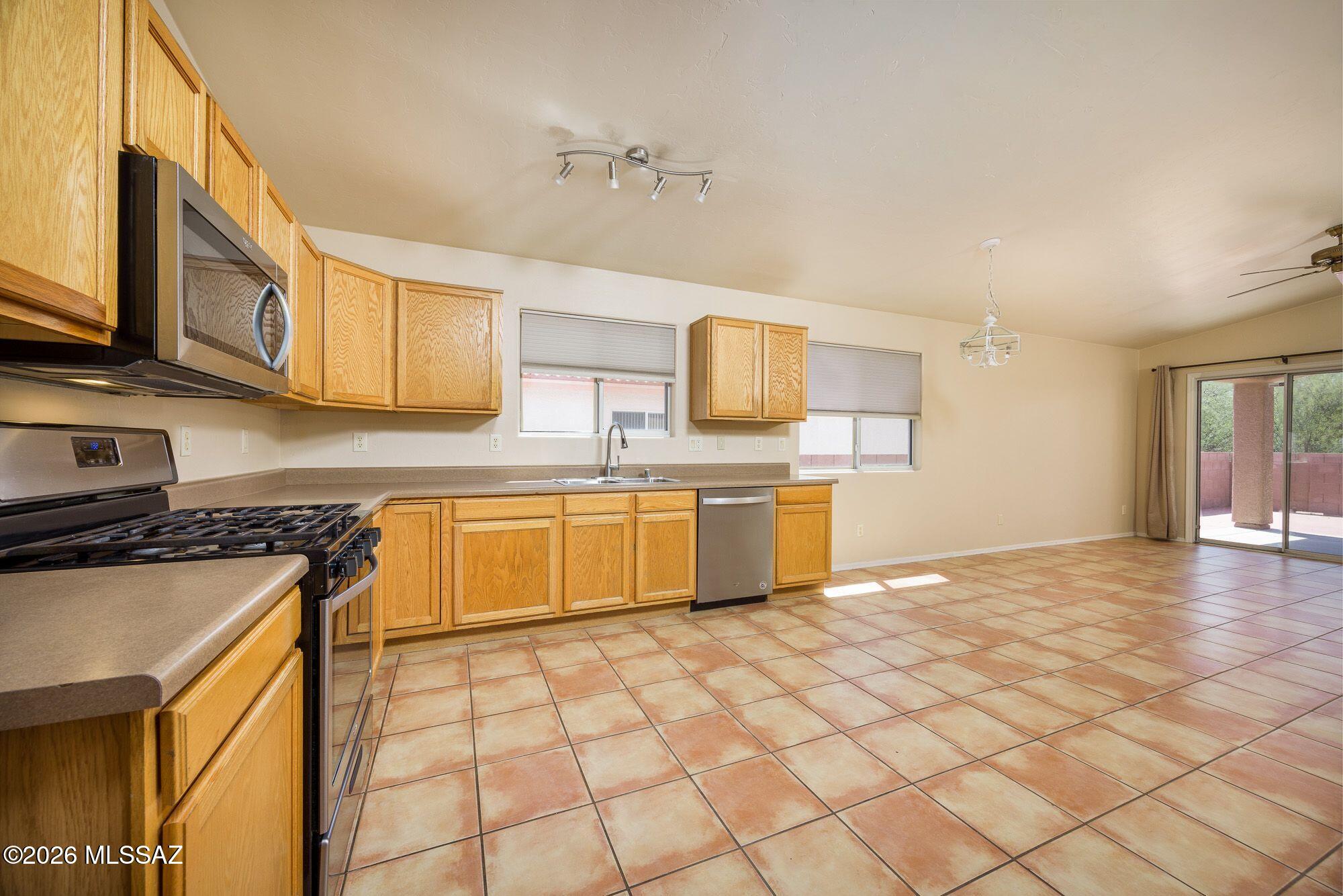 Rancho Vistoso Neighborhood Par. G (1-88) - Residential Lease