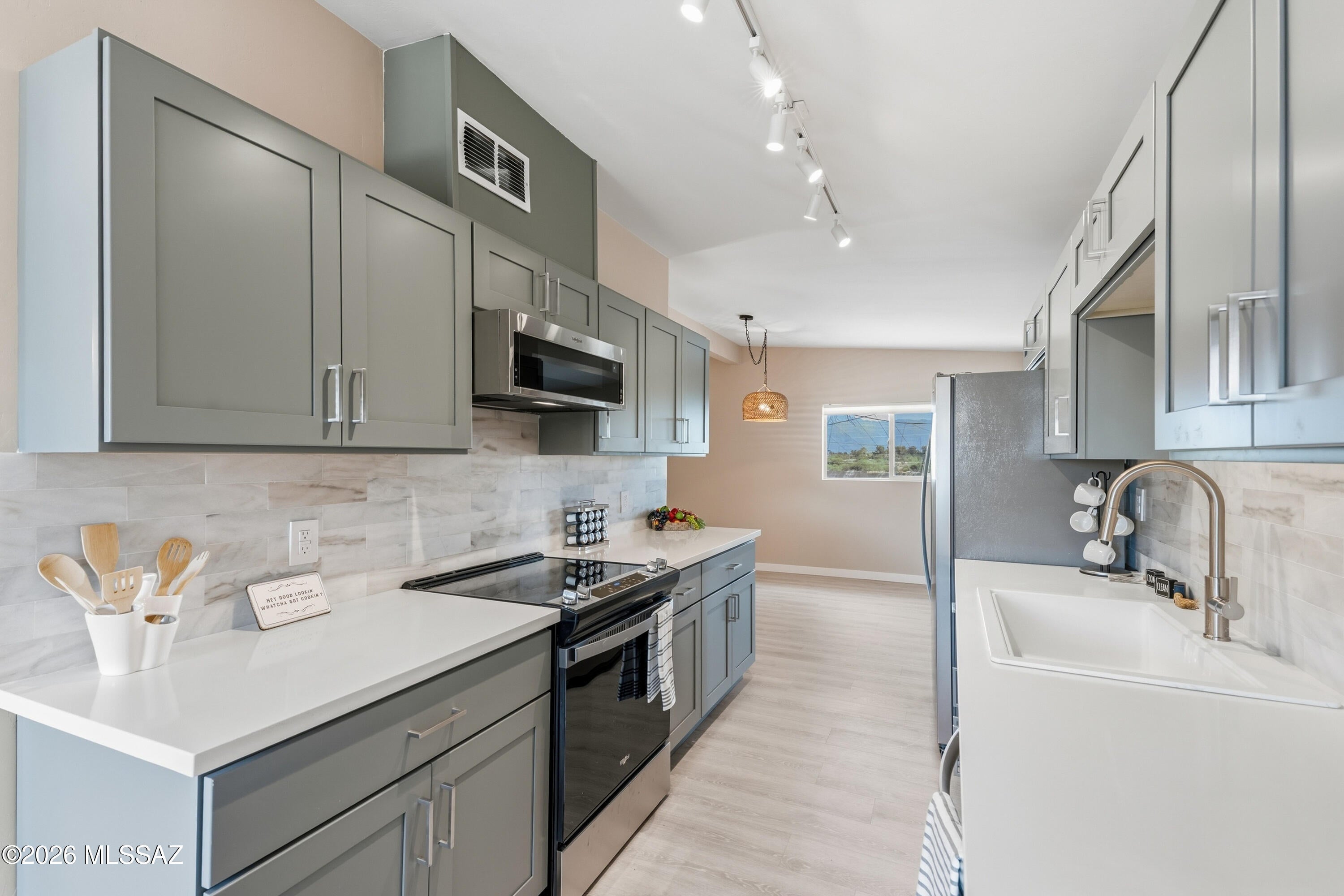 Kingston Knolls Terrace - Residential