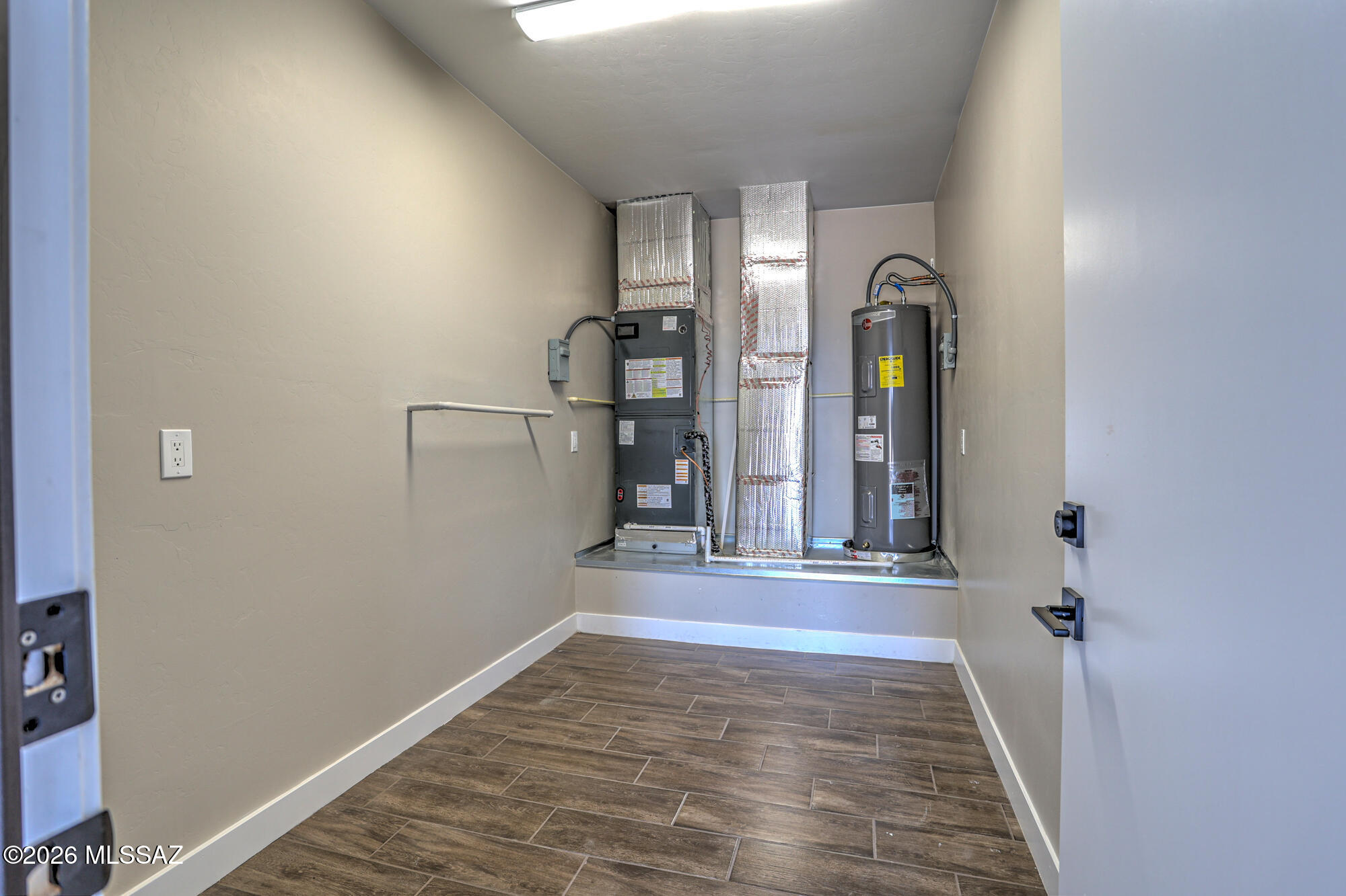 New Tucson Unit NO. 4 (1-203) - Residential