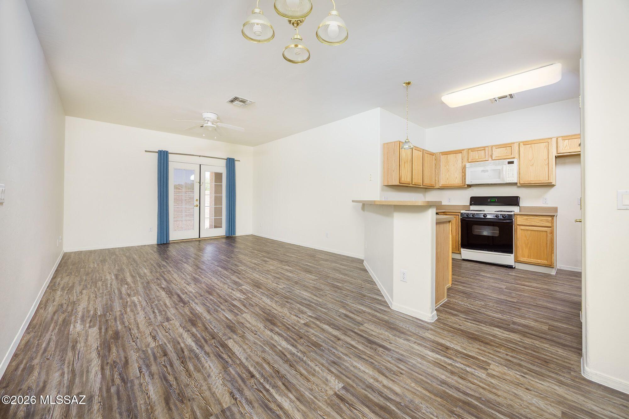 Continental Reserve Blk. 7 & 8 (1-82) - Residential Lease