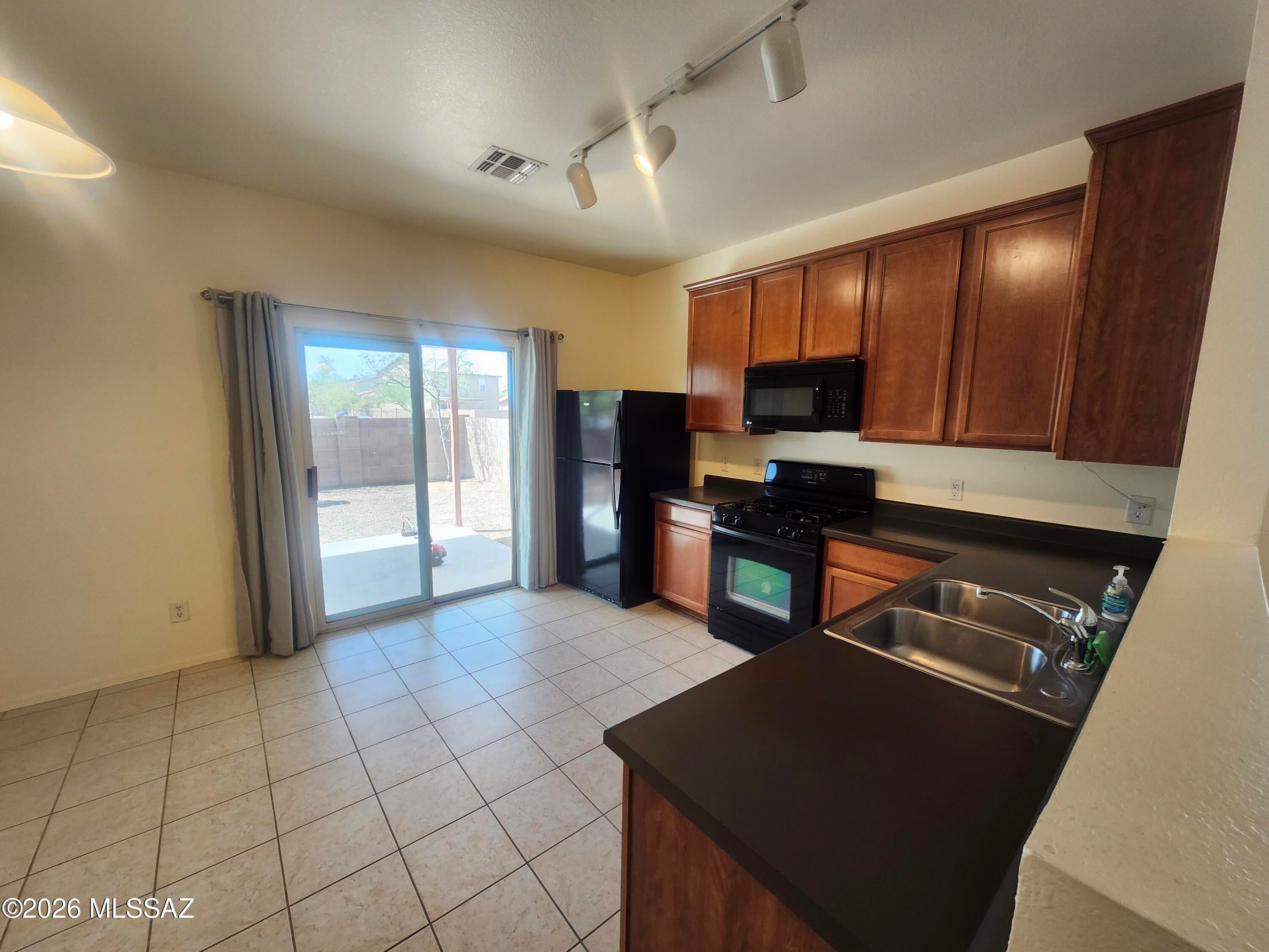 Riverhaven (1-373) - Residential Lease